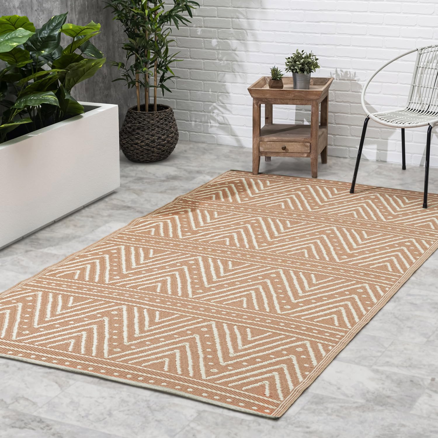 Fab Habitat Chevron Outdoor Rug - Waterproof, Fade Resistant, Crease-Free - Premium Recycled Plastic - Striped - Patio, Porch, D