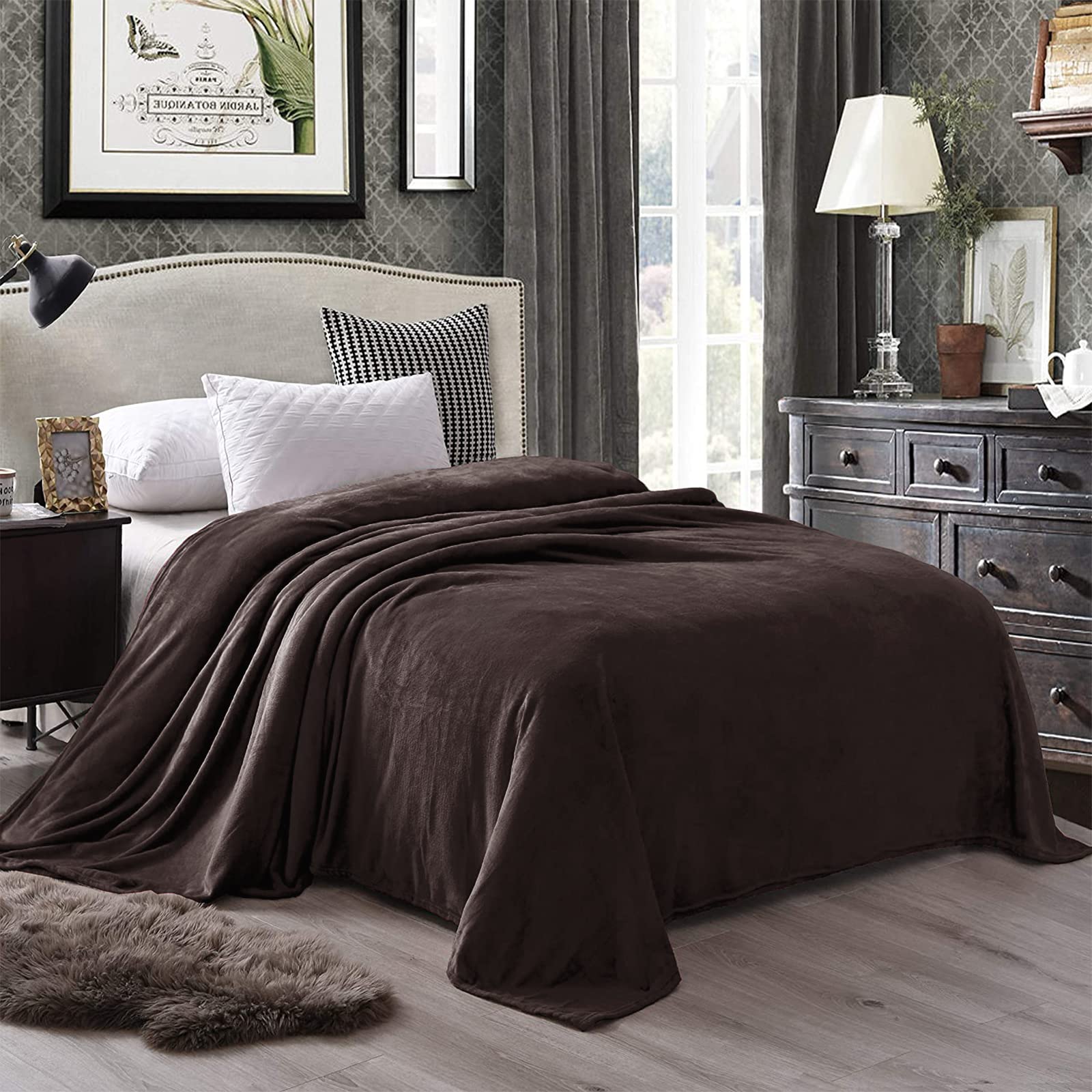 Exclusivo Mezcla King Size Flannel Fleece Velvet Plush Bed Blanket As Bedspread, Coverlet, Bed Cover (90X104 Inches, Coffee) Sof