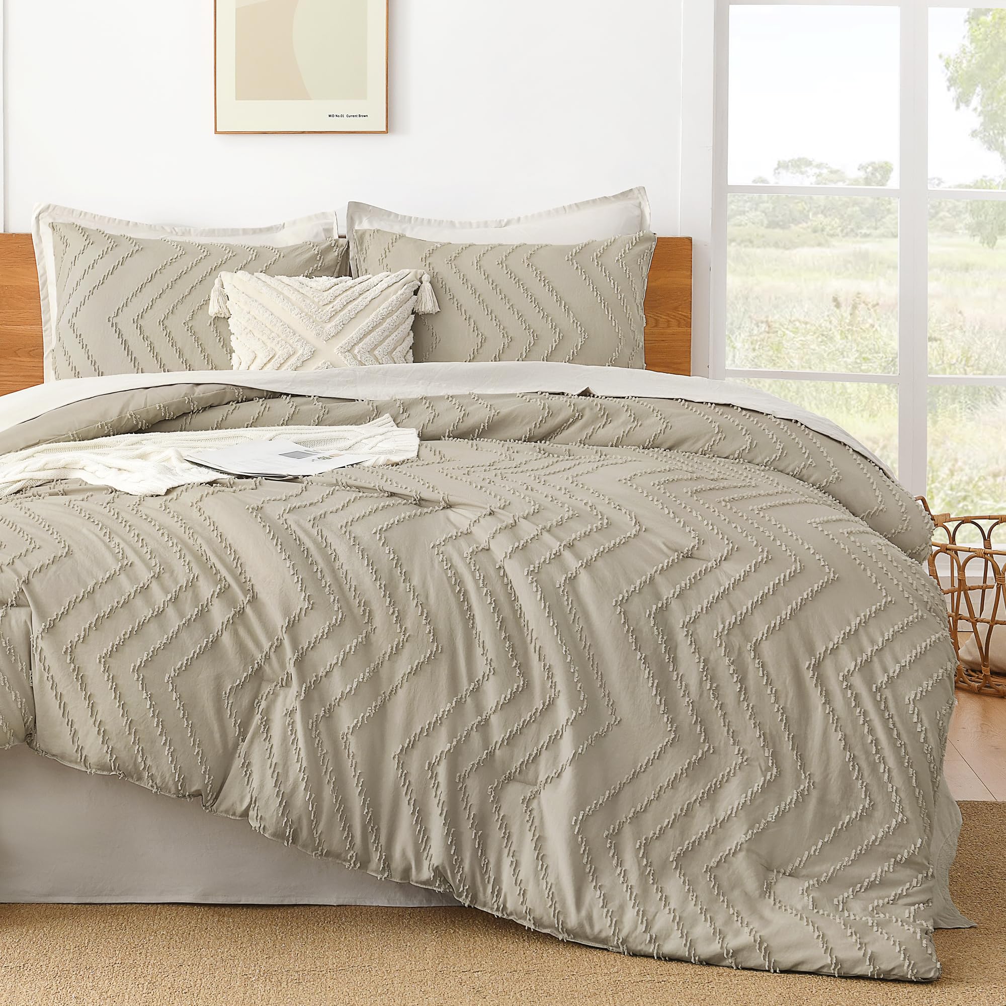 Litanika Oatmeal Queen Size Comforter Sets, 3 Pieces Lightweight Chevron Tufted Bedding Comforter Set, Fluffy Down Alternative C