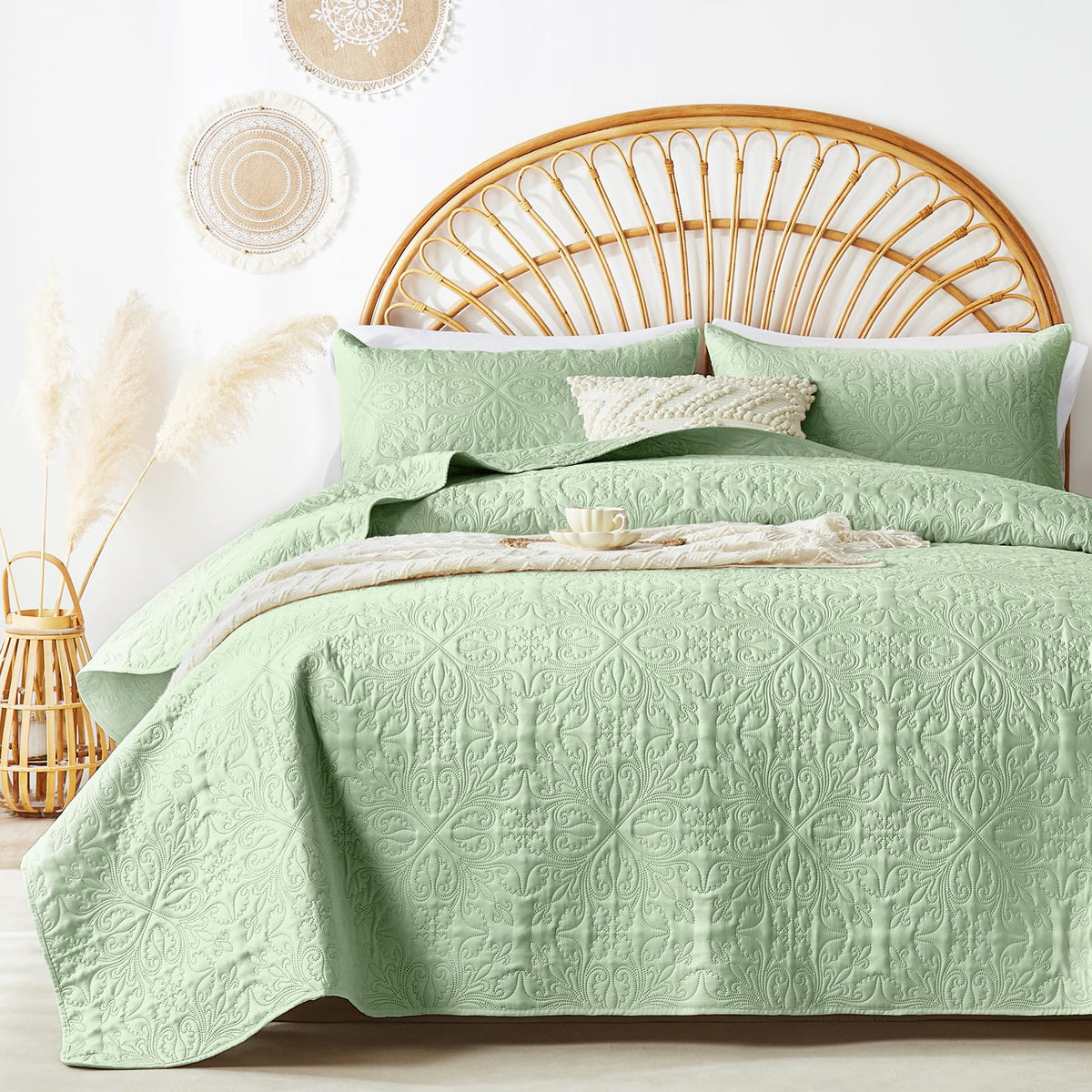 Akkialla Twin Quilt Bedding Set For All Seasons,Lightweight Light Green Bedspreads Twin Size,Modern Style Microfiber Soft Floral