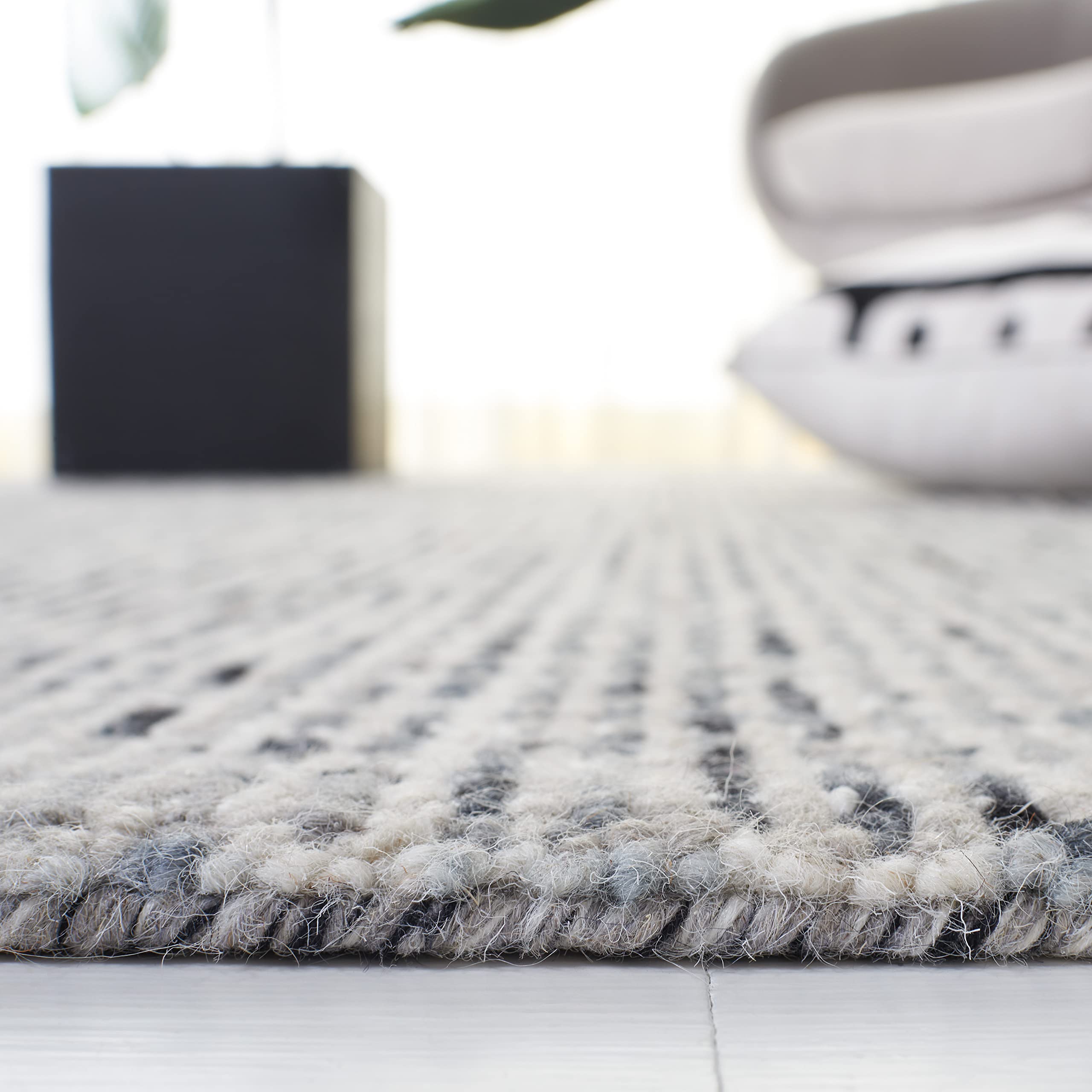 Safavieh Abstract Collection Area Rug - 6' Square, Dark Grey & Ivory, Handmade Wool, Ideal For High Traffic Areas In Living Room