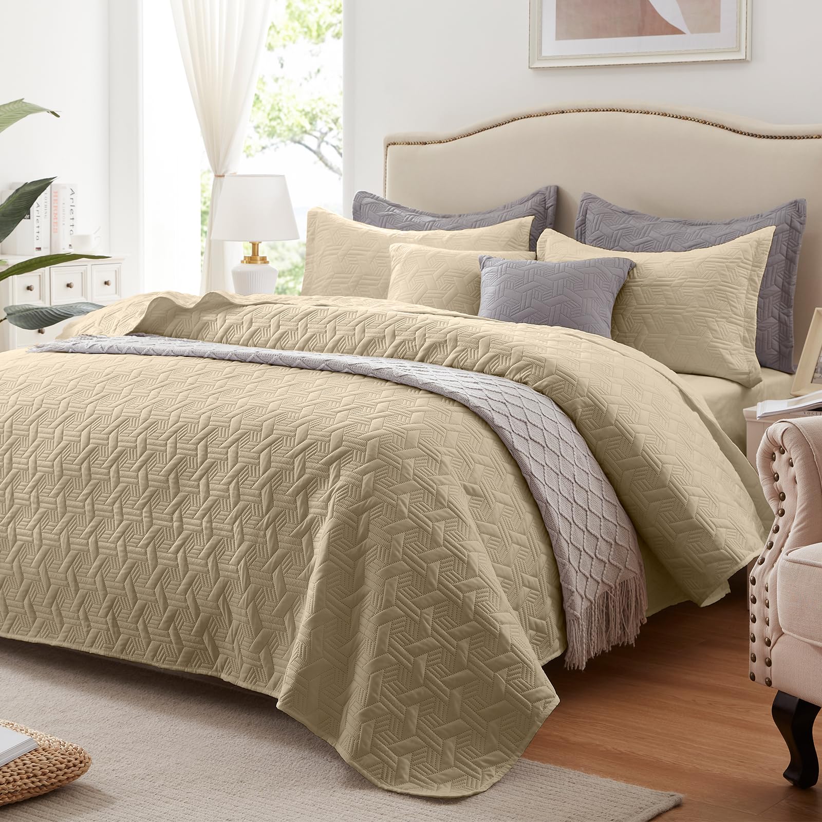 Leaonme Full/Queen Quilt Set 3 Pieces,Lightweight Beige Bedspread-90''X98'',Soft Microfiber Summer Quilt,Luxurious Warm Coverlet