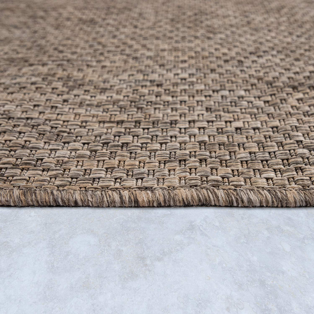 Solid Outdoor Rug For Patio Or Balcony Weatherproof In Mottled Brown, Size: 5'3' Round