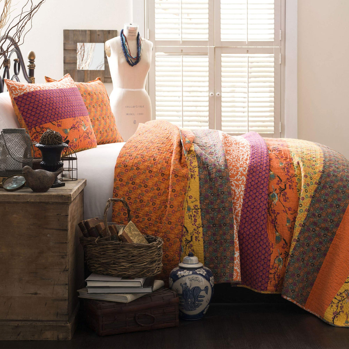Lush Decor Royal Empire Quilt Striped Pattern Reversible 3 Piece Bedding Set, King, Tangerine