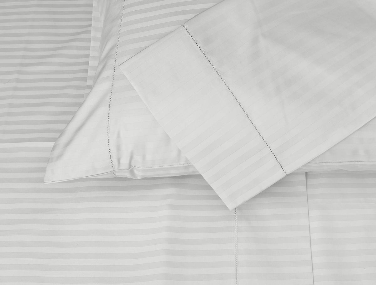 Threadmill Home Linen Standard Pillowcase - 100% Pure Cotton 600 Thread Count, 2 Piece Sateen Weave Silver Pillow Cover Set, Com