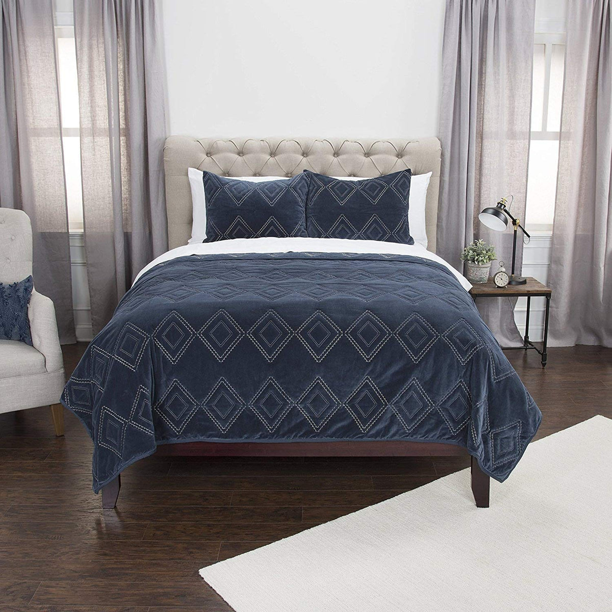 Rizzy Home | BQ4530 | Polyester Standard Sham | 20&quot;x26&quot; Blue/Metallic/ Geometric