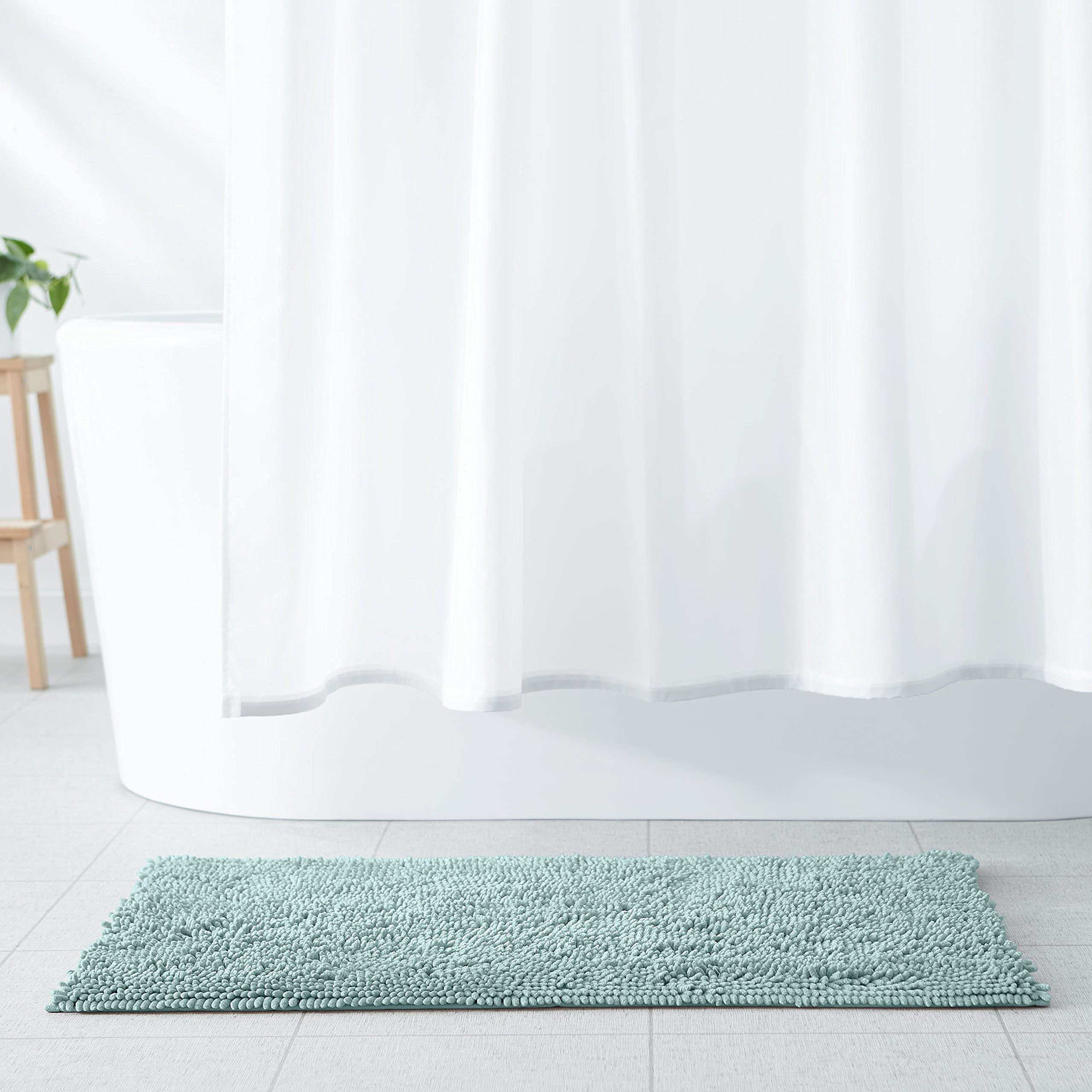 Amazon Basics Bathroom Rugs, Extra Soft Absorbent Shag Bath Rugs, Non-Slip, Dry Quickly, Machine Washable, Bath Mats for Bathroo