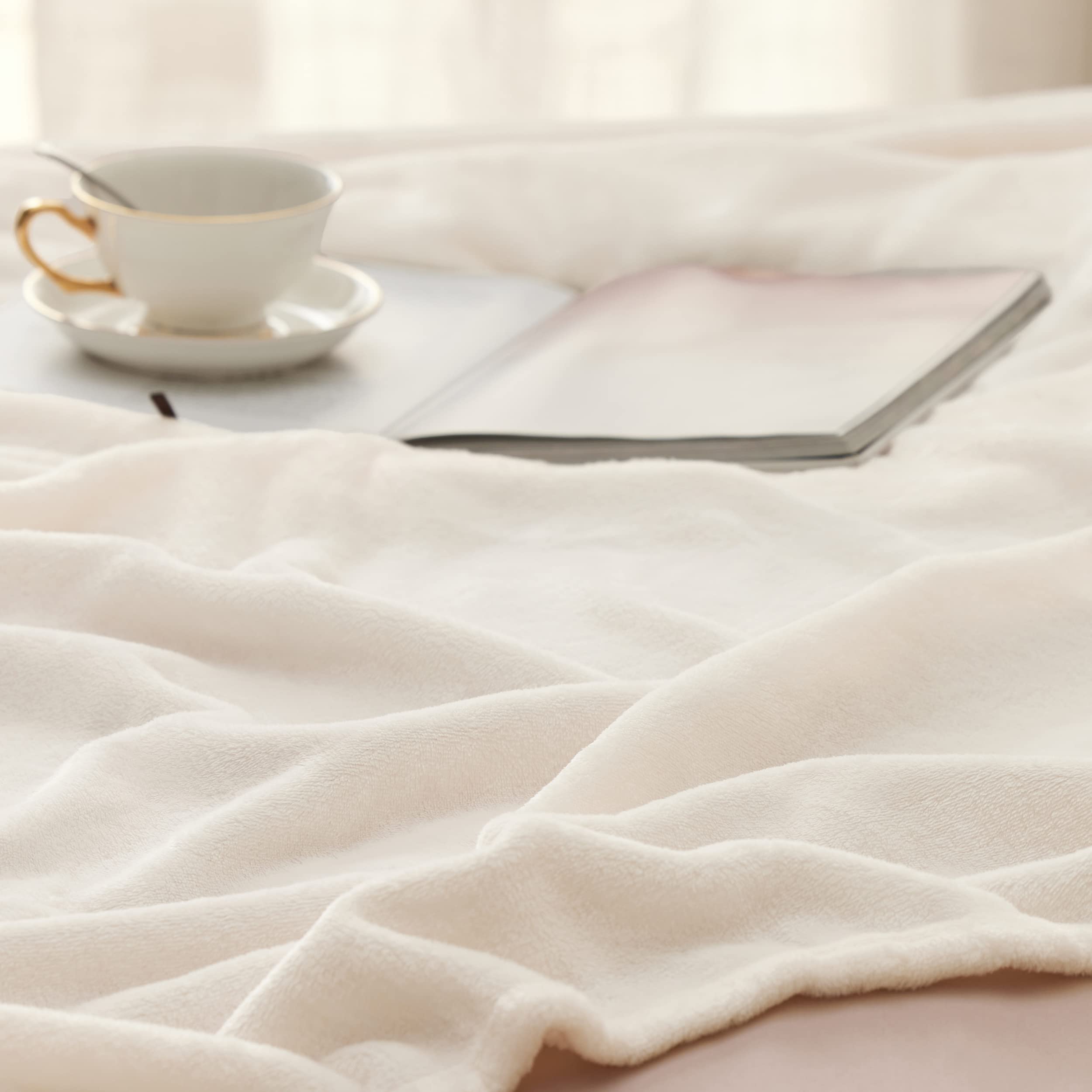 Bedsure Fleece Blanket Throw Blanket - Cream Lightweight Blanket For Sofa, Couch, Bed, Camping, Travel - Super Soft Cozy Microfi