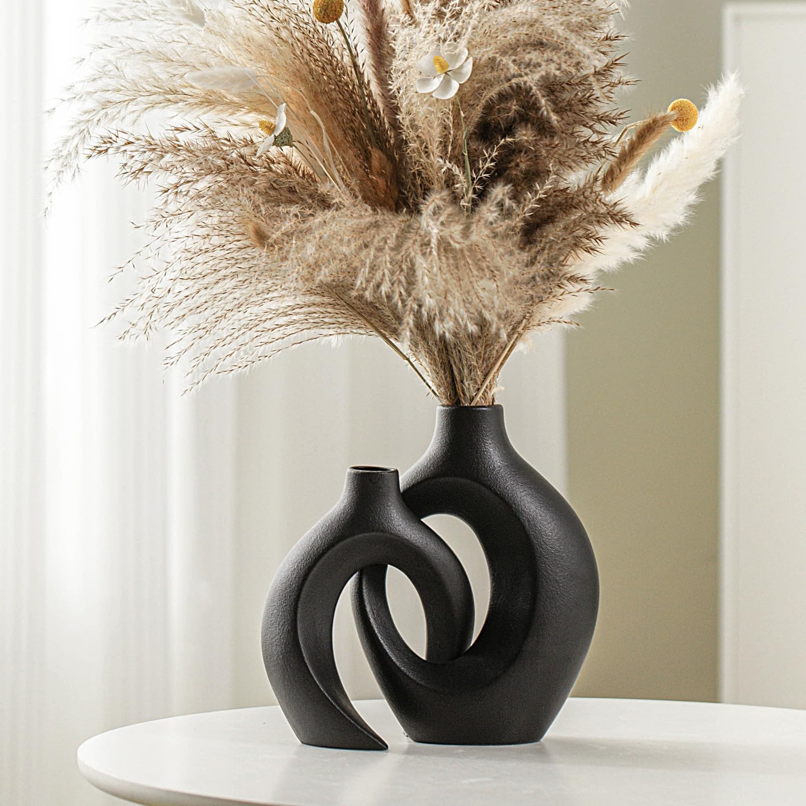 Lvases Snuggle Hollow Modern Ceramic Vase Set of 2, Mid Century Nordic Aesthetic Decorative Vase Decorative Vases for Home Table