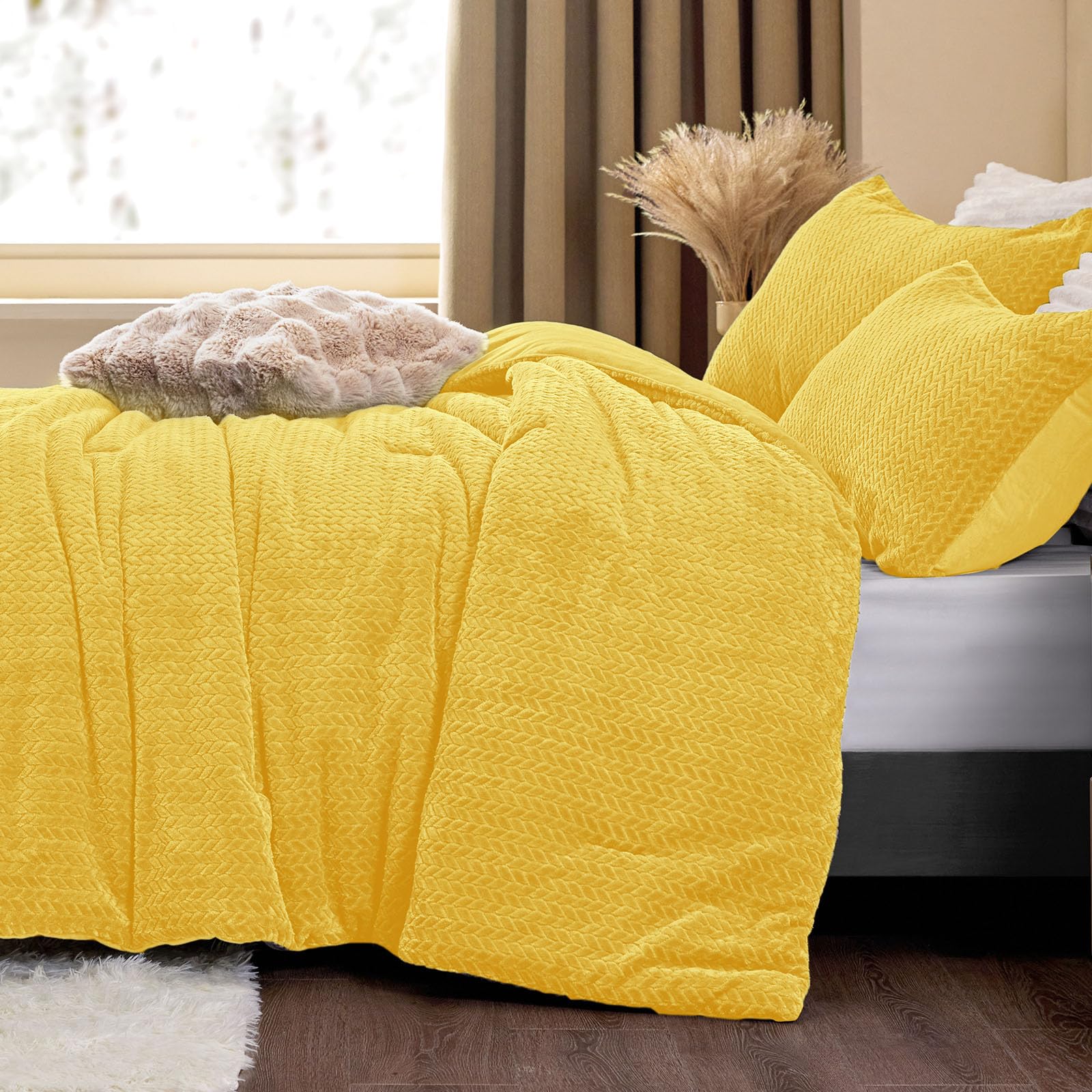 Chixpace Fluffy Twin Comforter Set - Furry Yellow Leaves Pattern Faux Fur Bed Set, Winter Ultra Soft Fuzzy Comfort Set, Velvet B