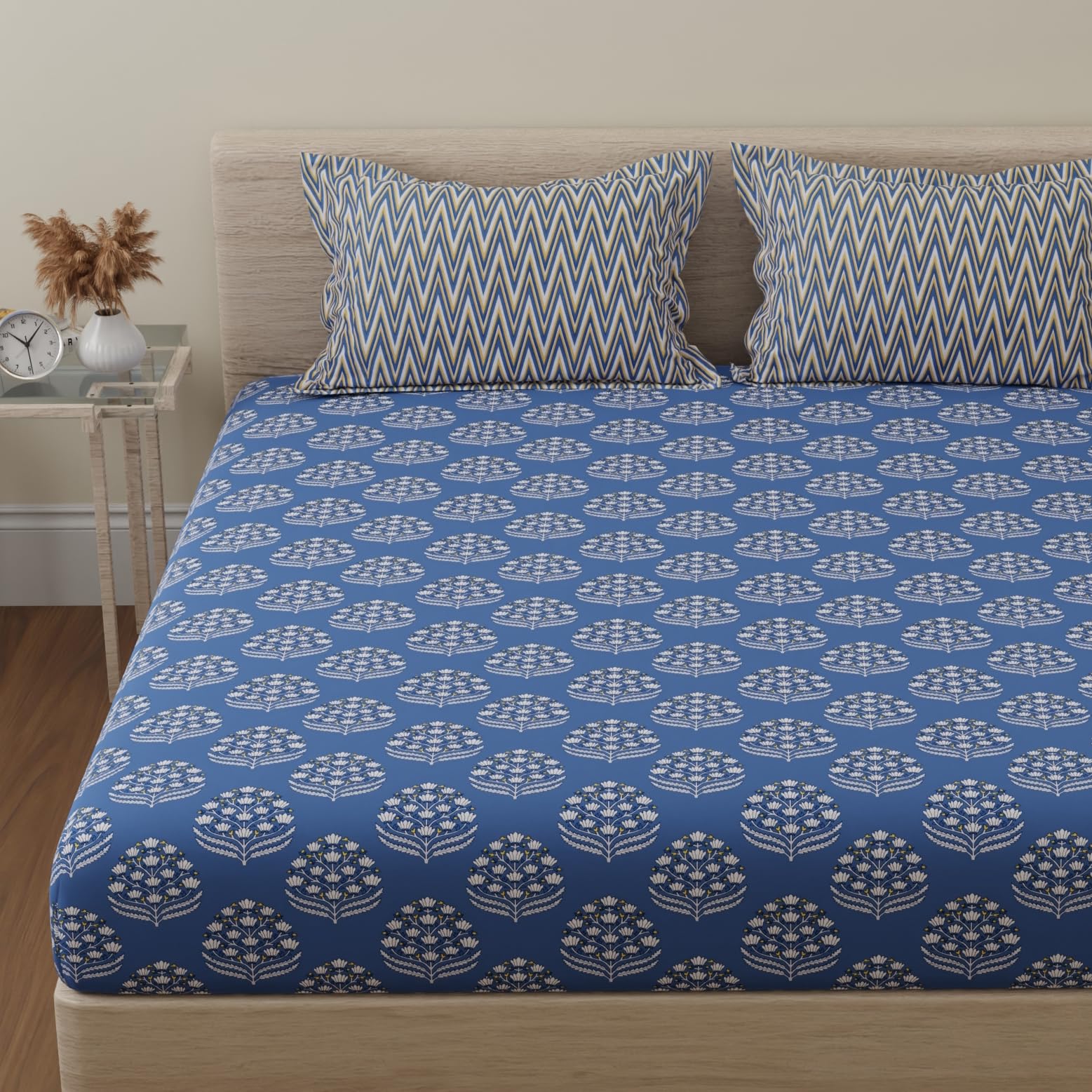 Huesland By Ahmedabad Cotton 144 Tc Cotton Bedsheet For Double Bed King Size With 2 Pillow Covers | Blue & White