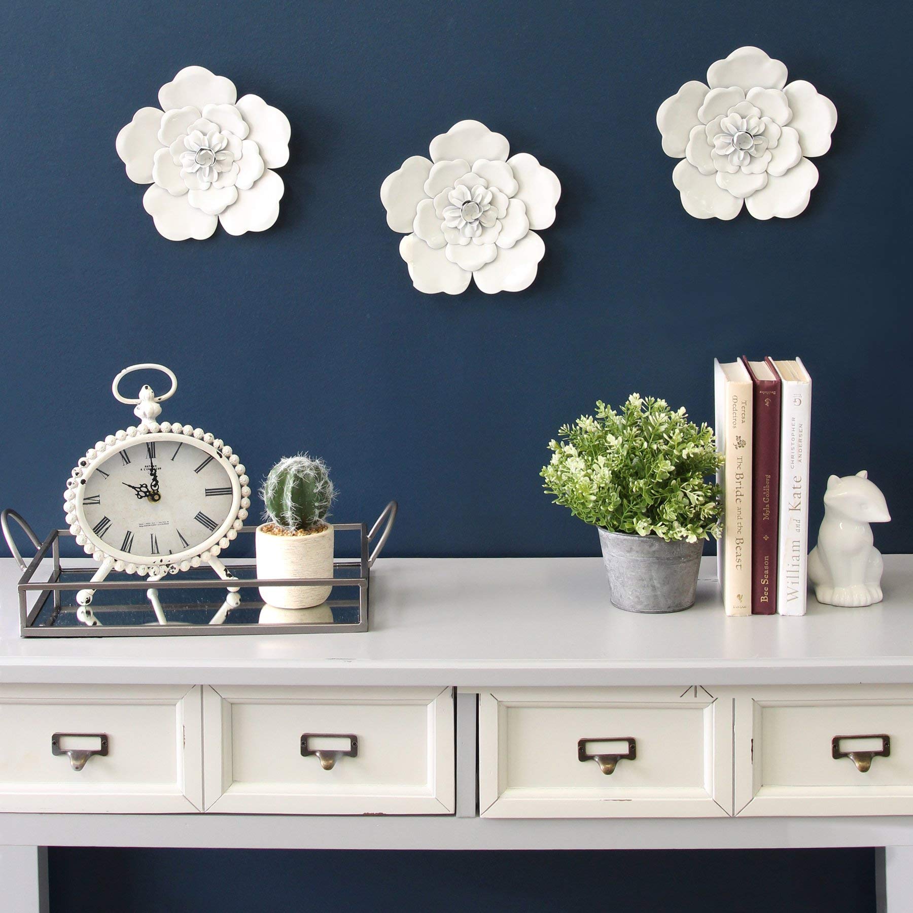 HomeRoots 8' X 1' X 8' 3Pcs White Metal Wall Flowers