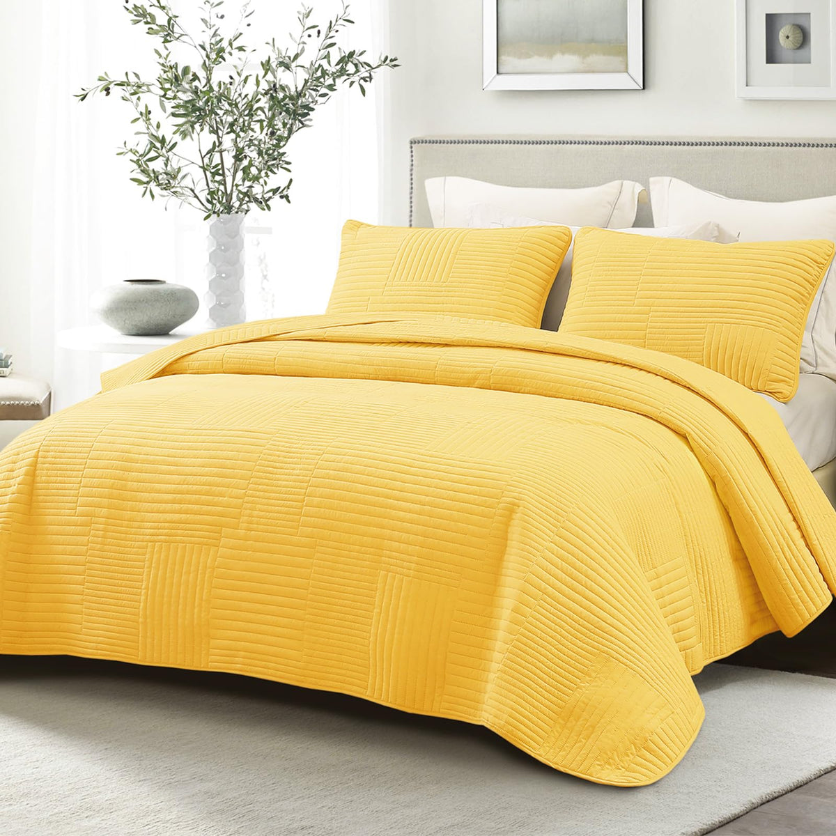 Whale Flotilla Ultra Soft King Quilt Bedding Set, Lightweight Fall Yellow Quilts Bedspreads Oversized, Ultrasonic Geometric Cove