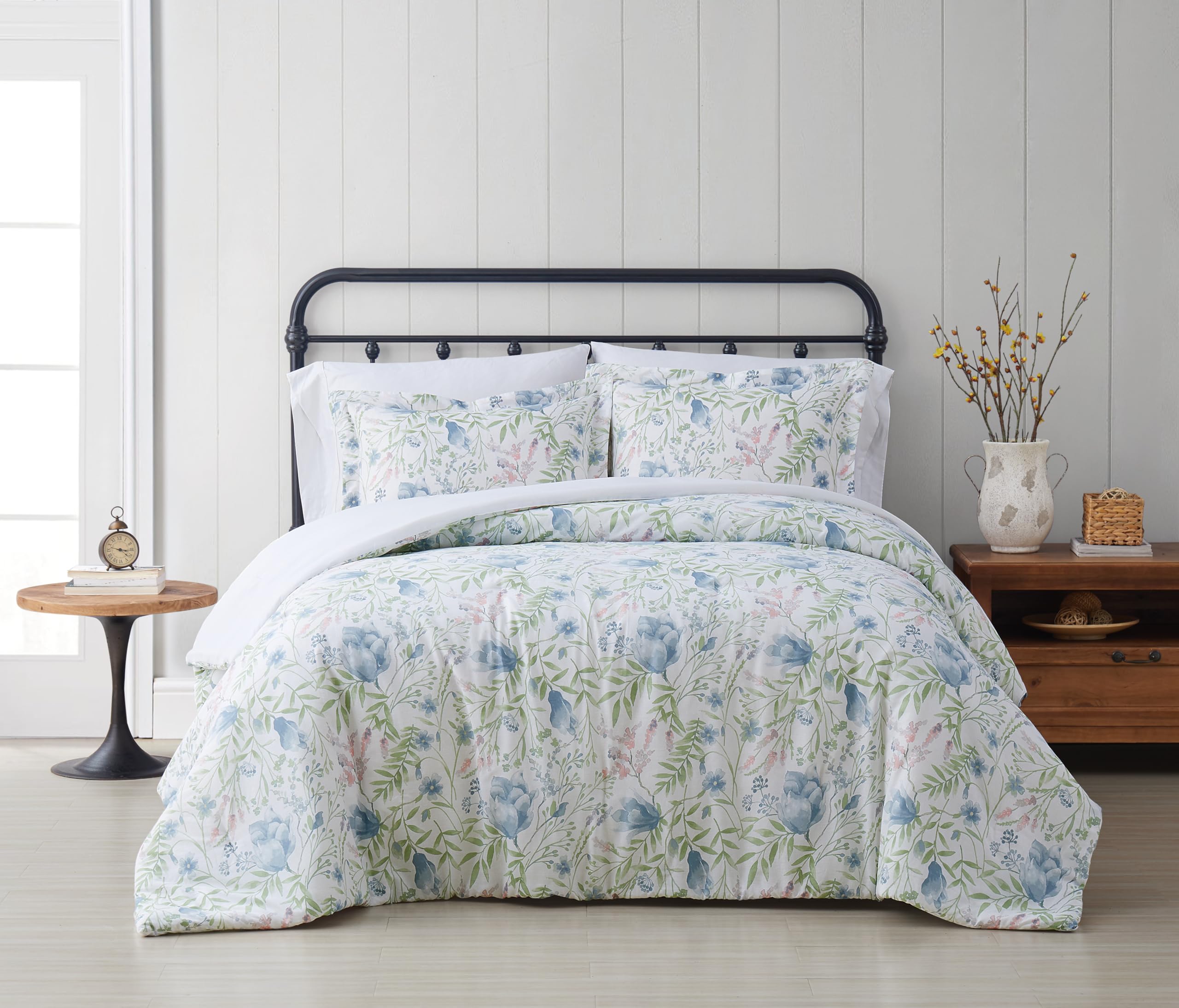 Cottage Classics  Twin Xl Field Floral 2Piece Farmhouse Style Comforter And Sham Set  Modern Floral Print  Multi