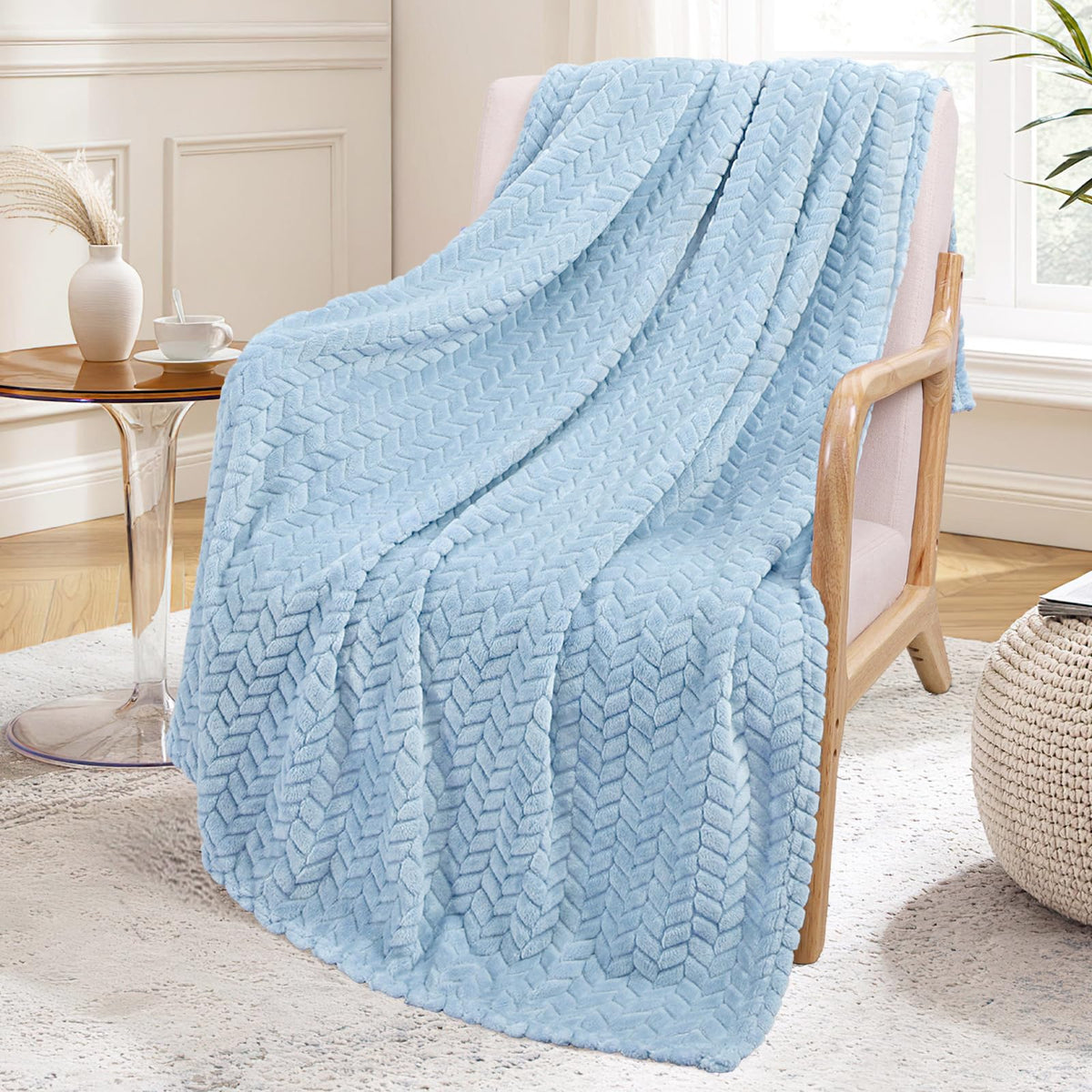 Exclusivo Mezcla Light Blue Fleece Throw Blanket For Couch And Bed, 50X70 Inches Soft Cozy 3D Decorative Jacquard Flannel Blanke