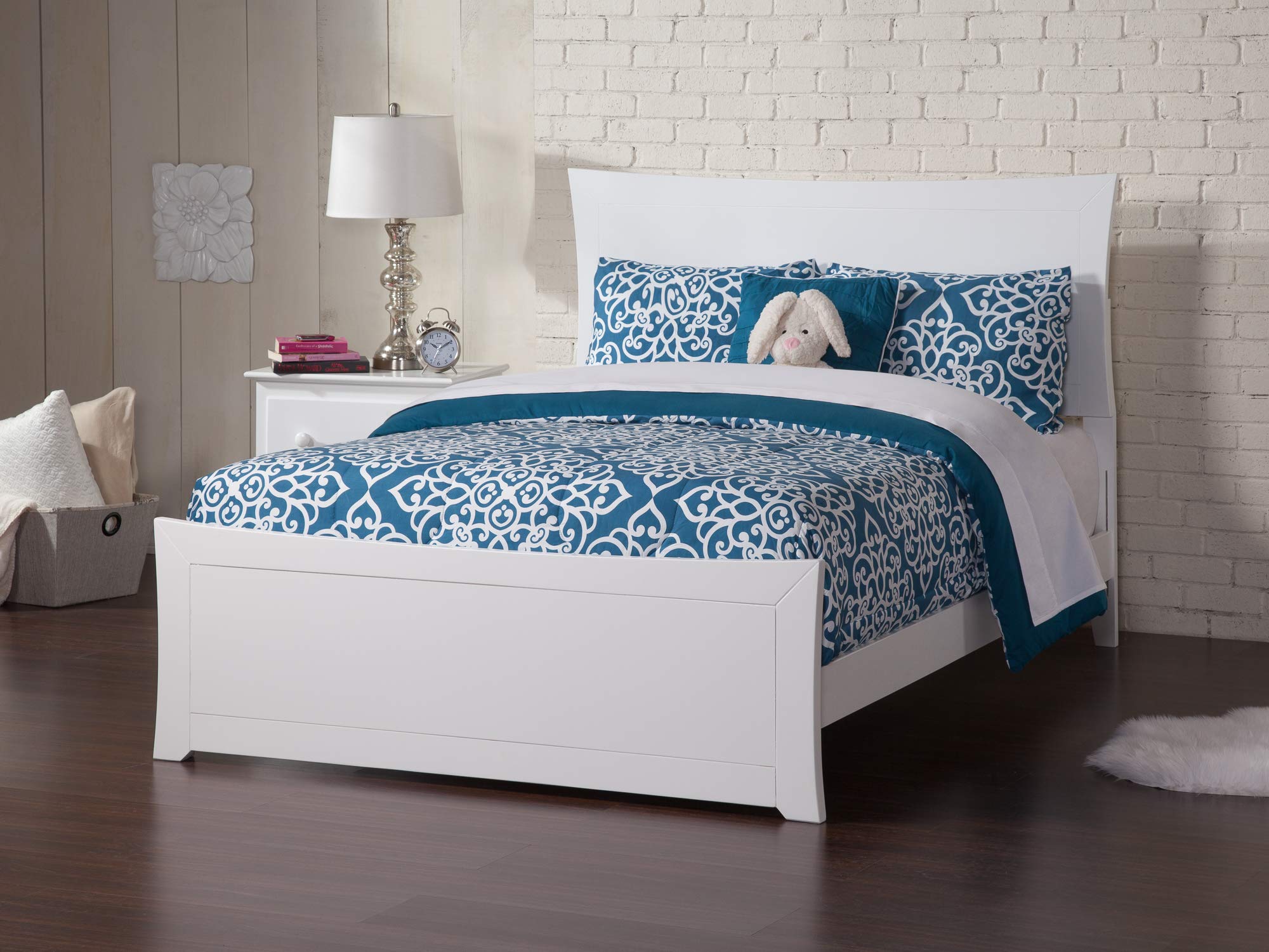 AFI Metro Full Size Platform Bed with Matching Footboard & Charging Station in White