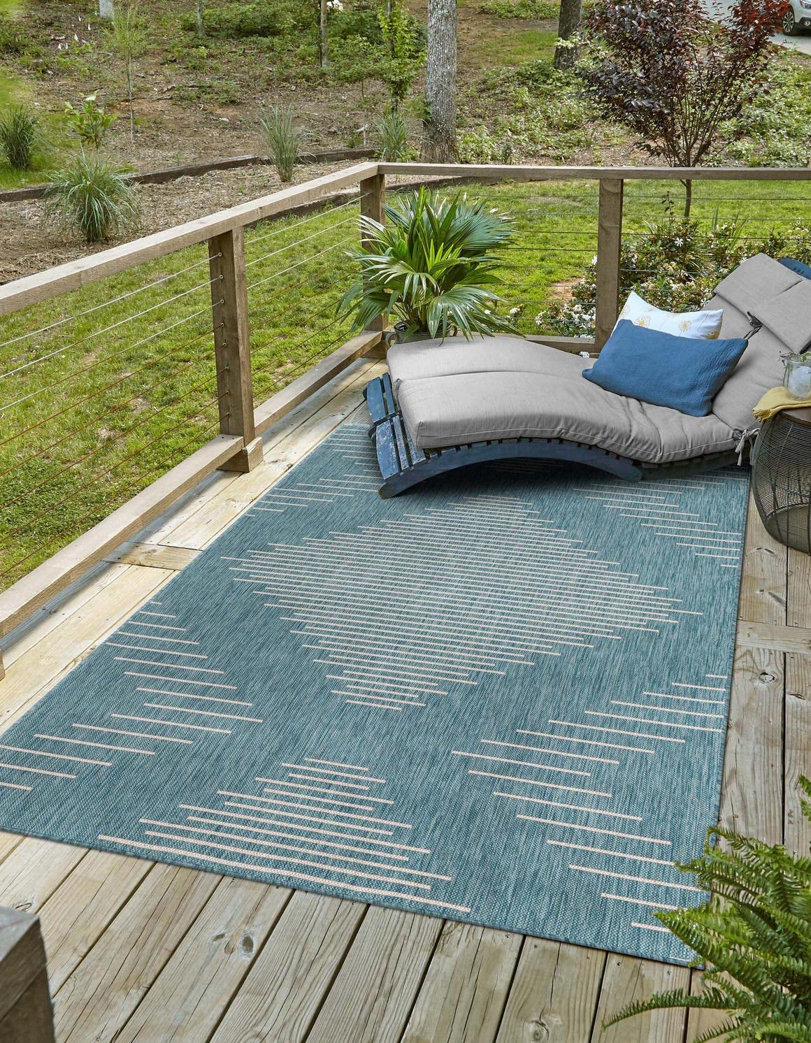 Unique Loom Outdoor Modern Collection Area Rug - Tambor (7' 10' X 10' Rectangle, Light Aqua/ Ivory)
