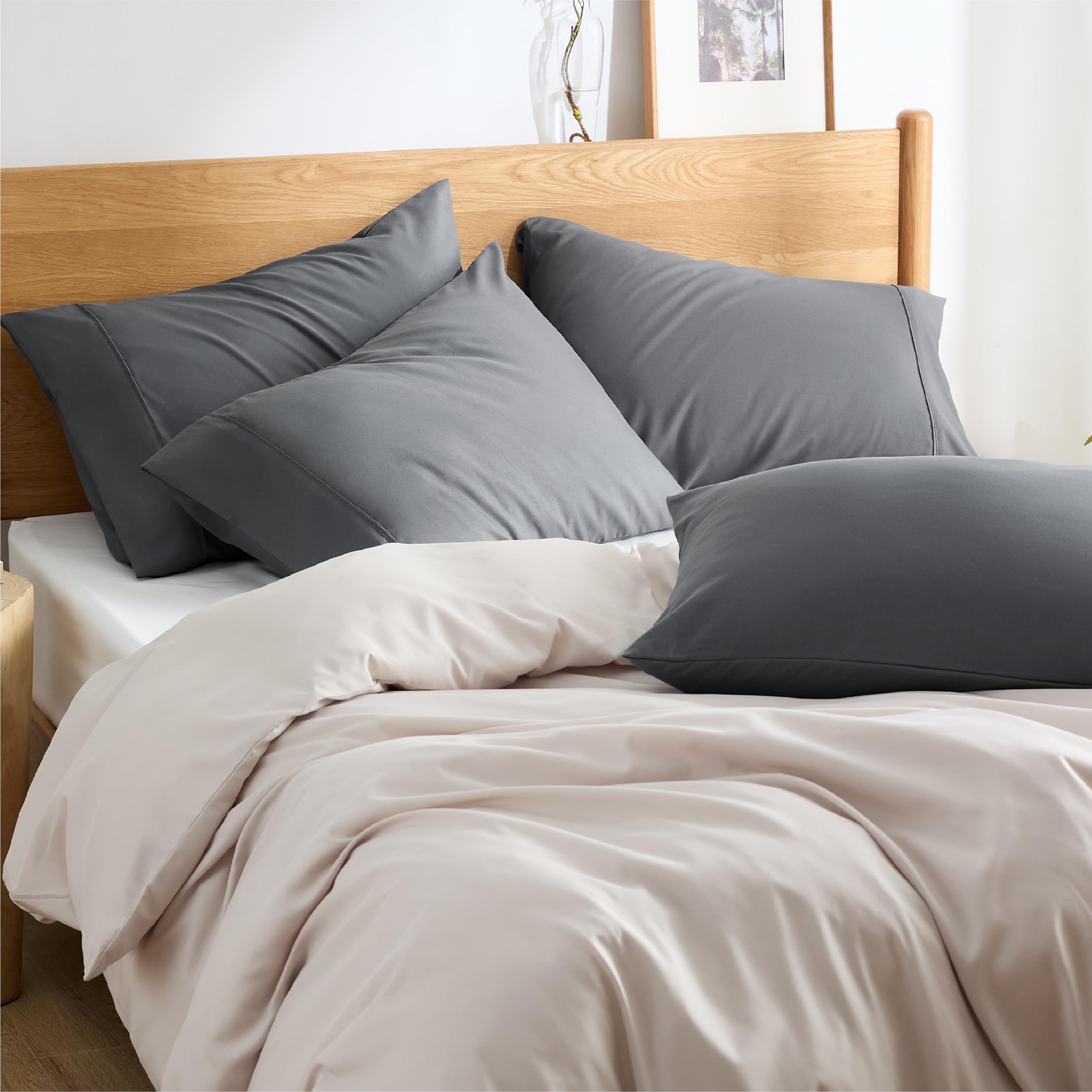 Bedsure Queen Pillow Cases Set Of 4 - Dark Grey Polyester Microfiber Pillowcases 4 Pack, Super Soft And Cozy Gray Pillowcase, Pillow Case Covers With Envelop Closure, 20X30 Inches