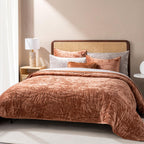 EVERGRACE Luxury Velvet Quilt Queen Size, Ultra Soft Velvet Bedding Set, Lightweight Velvet Comforter for All Season, Wave Crush