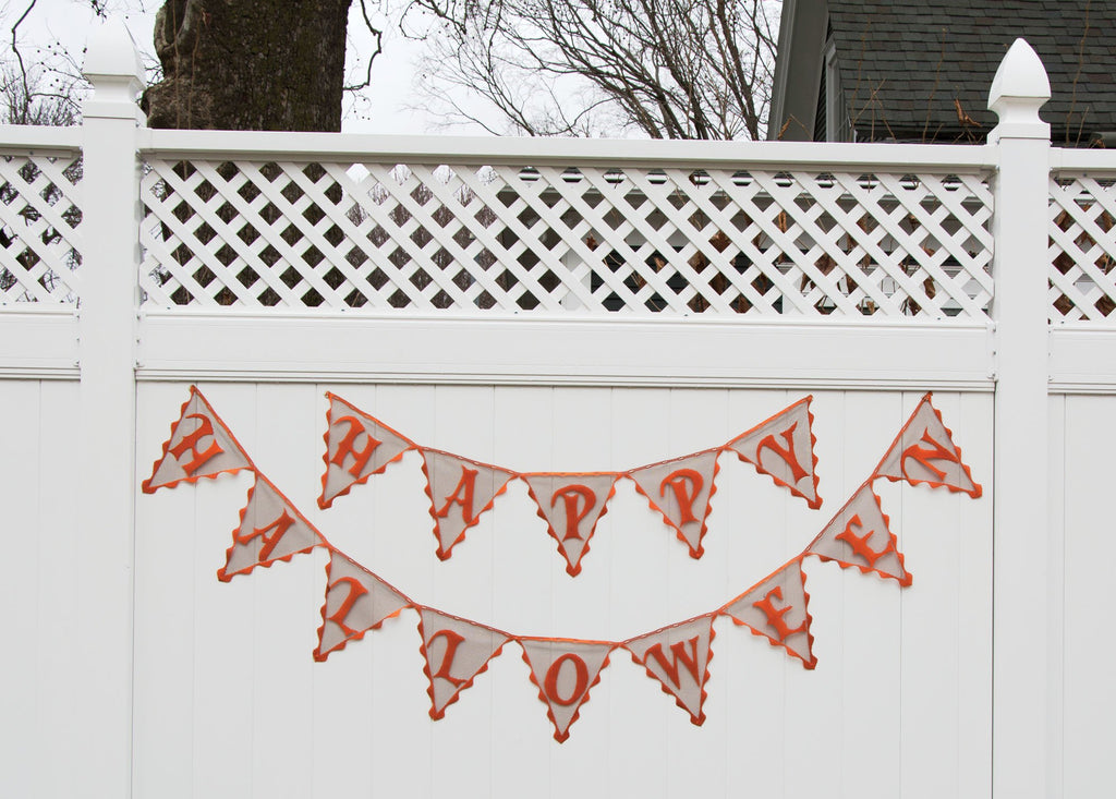 Heritage Lace Frightful ''Happy Halloween'' Pennant Banner , 5 Yards X 11''