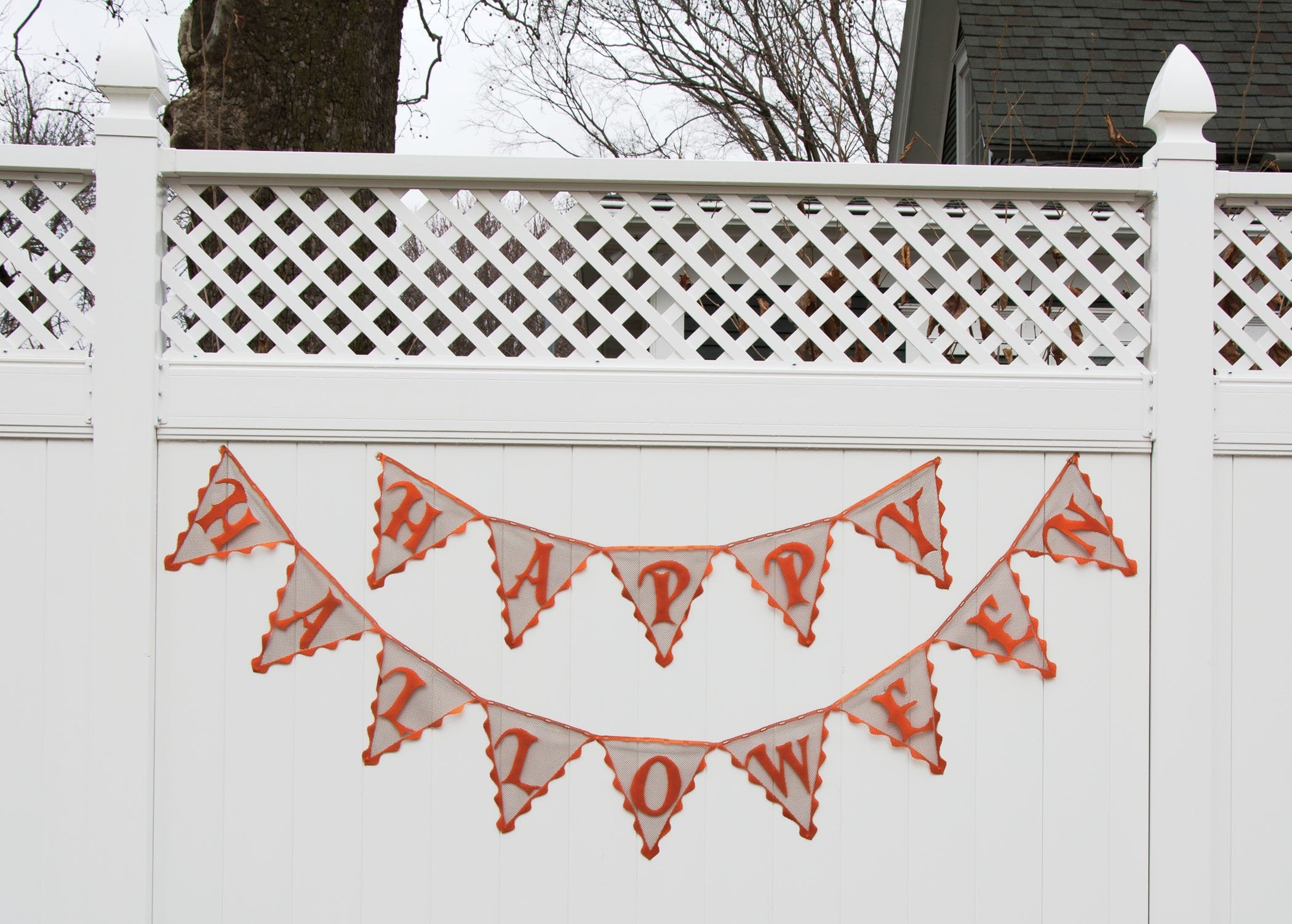 Heritage Lace Frightful ''Happy Halloween'' Pennant Banner , 5 Yards X 11''