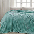Newcosplay Super Soft Queen Blanket Mint Green Premium Silky Flannel Fleece 3D Ribbed Jacquard Lightweight Bed Blanket All Seaso