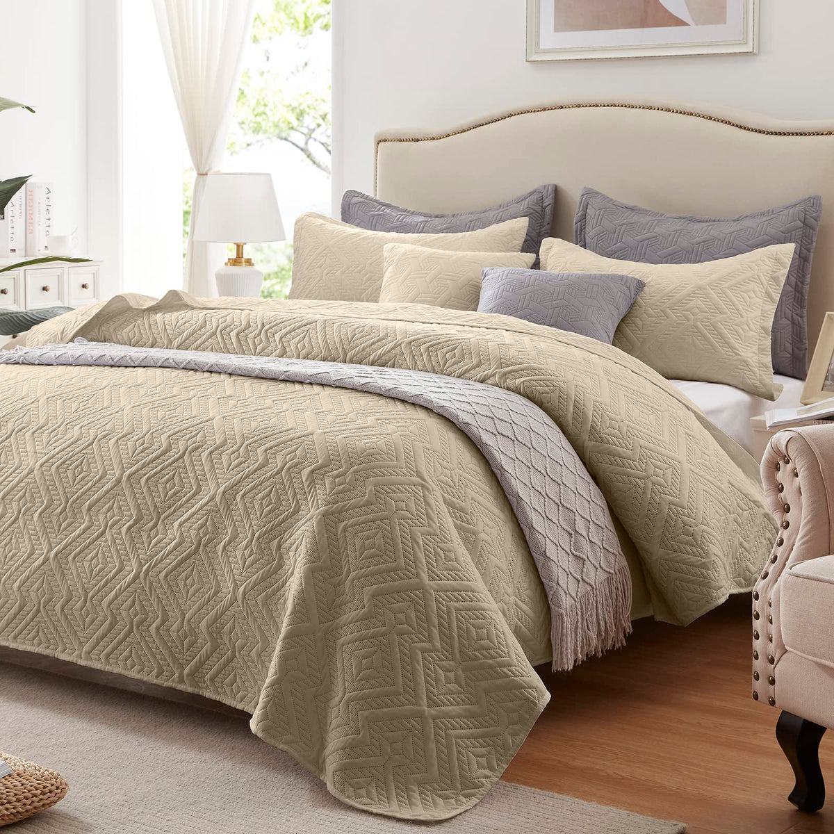 Leaonme California King Size Quilt Set 3 Pieces, Lightweight Beige Bedspread-118''X106'', Soft Microfiber Summer Quilt/Coverlet,