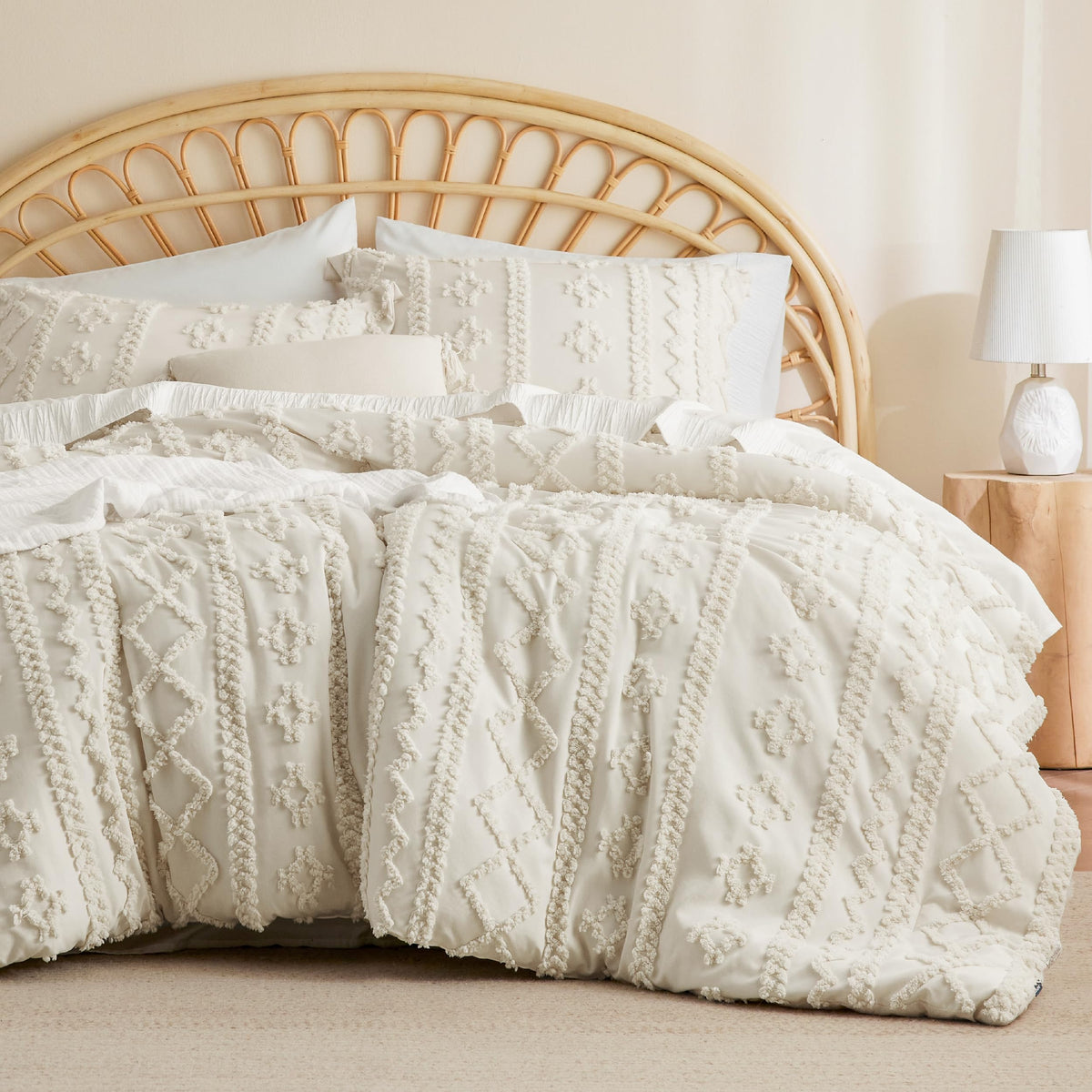 Bedsure Tufted Boho Comforter Set King Size - Beige Boho Bedding Comforter Set, 3 Pieces Farmhouse Shabby Chic Embroidery Bed Se