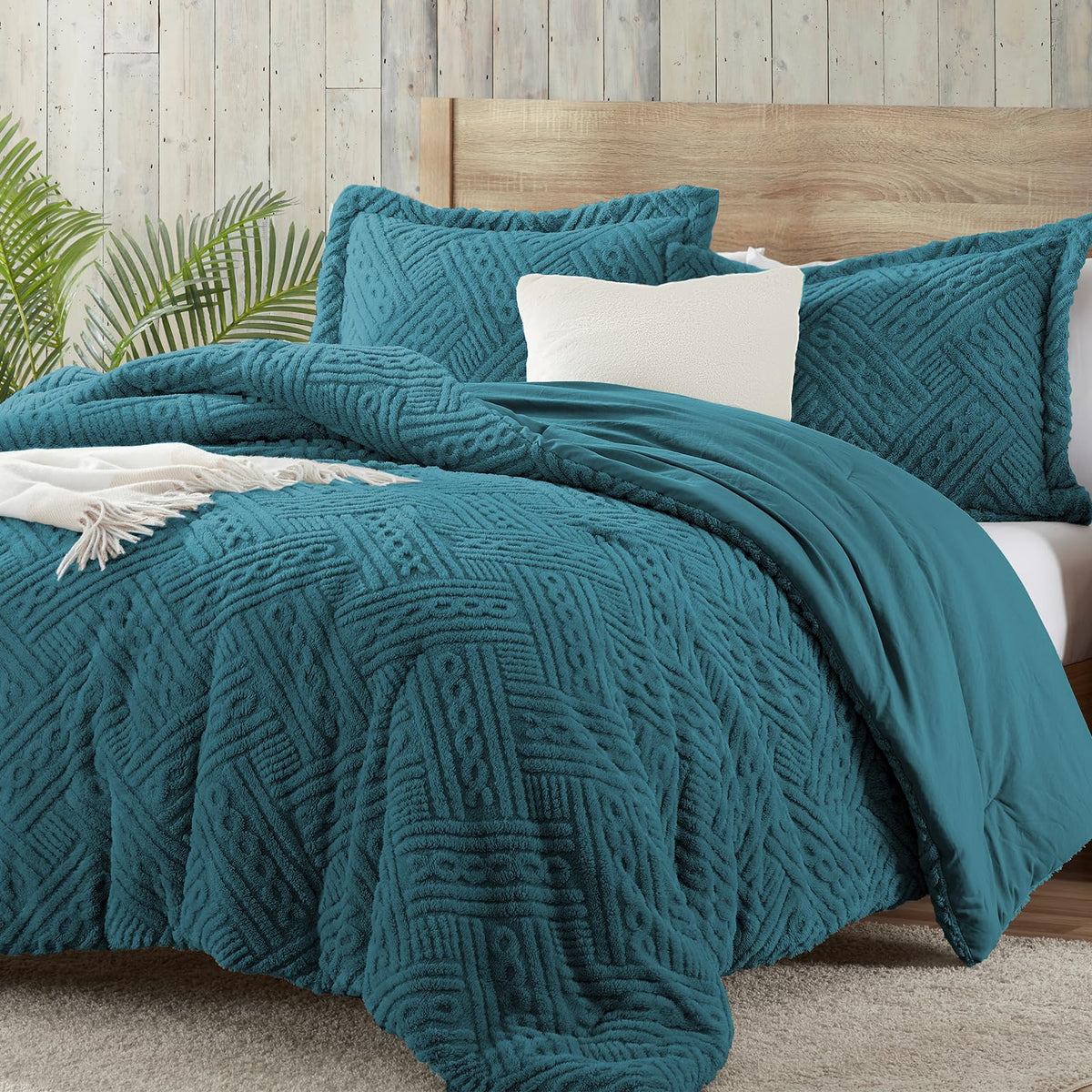 Homelike Moment Fleece Comforter Set Queen Blue, 3 Pieces Soft Fluffy Comforters Full Size Thick Warm Bed Comforter With 2 Shams