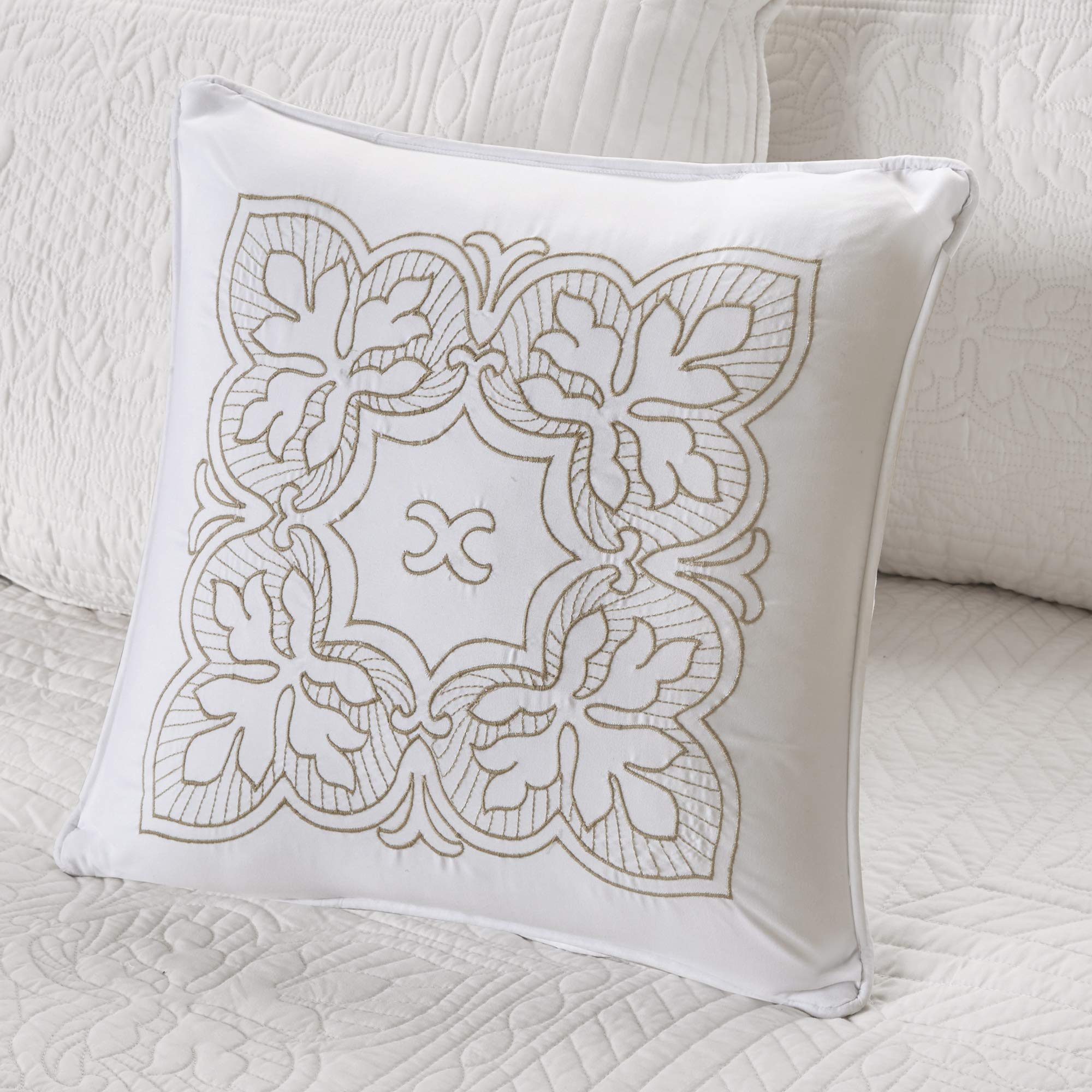 Madison Park Tuscany Daybed Cover Set-Trendy Damask Quilting With Scalloped Edges All Season Luxury Bedding With Bedskirt, Matching Shams, Decorative Pillow, White, 39'X75', 6 Piece