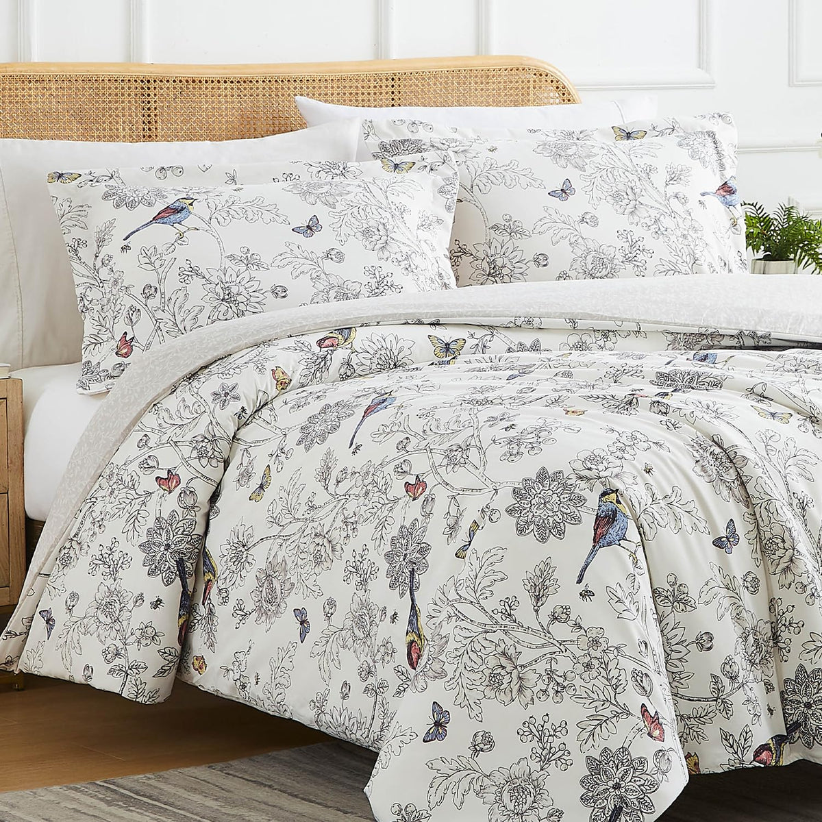 Southshore Fine Living, Inc. 3 Piece Full/Queen Size Comforter Set, Down Alternative Floral Bedspread, The Wanderlust Collection