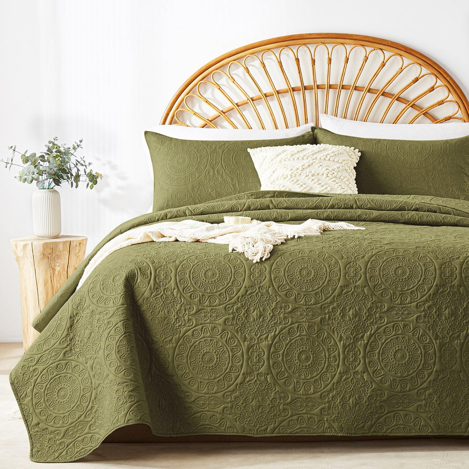 Wuruibo Olive Green Quilt Set Queen Size, Embossing Microfiber Full Bedspreads With Pillow Sham, Ligthweight Breathable Thin Cov
