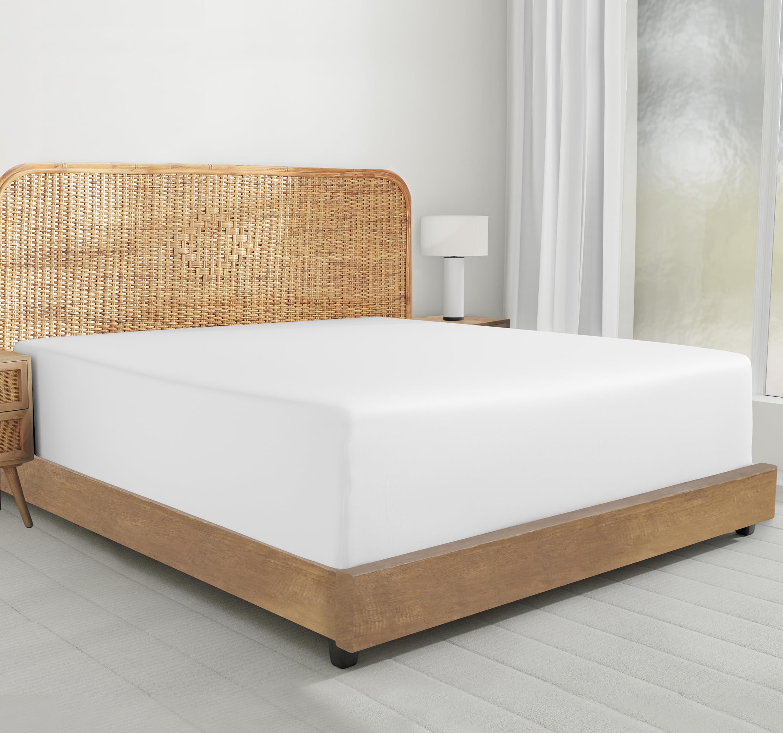 California Design Den 100% Organic Cotton Fitted Sheet Queen Size Only, Percale Queen Deep Pocket Fitted Sheet, Gots Certified, Lightweight, Snug-Fit, Crisp, 1 Pc White Fitted Sheet