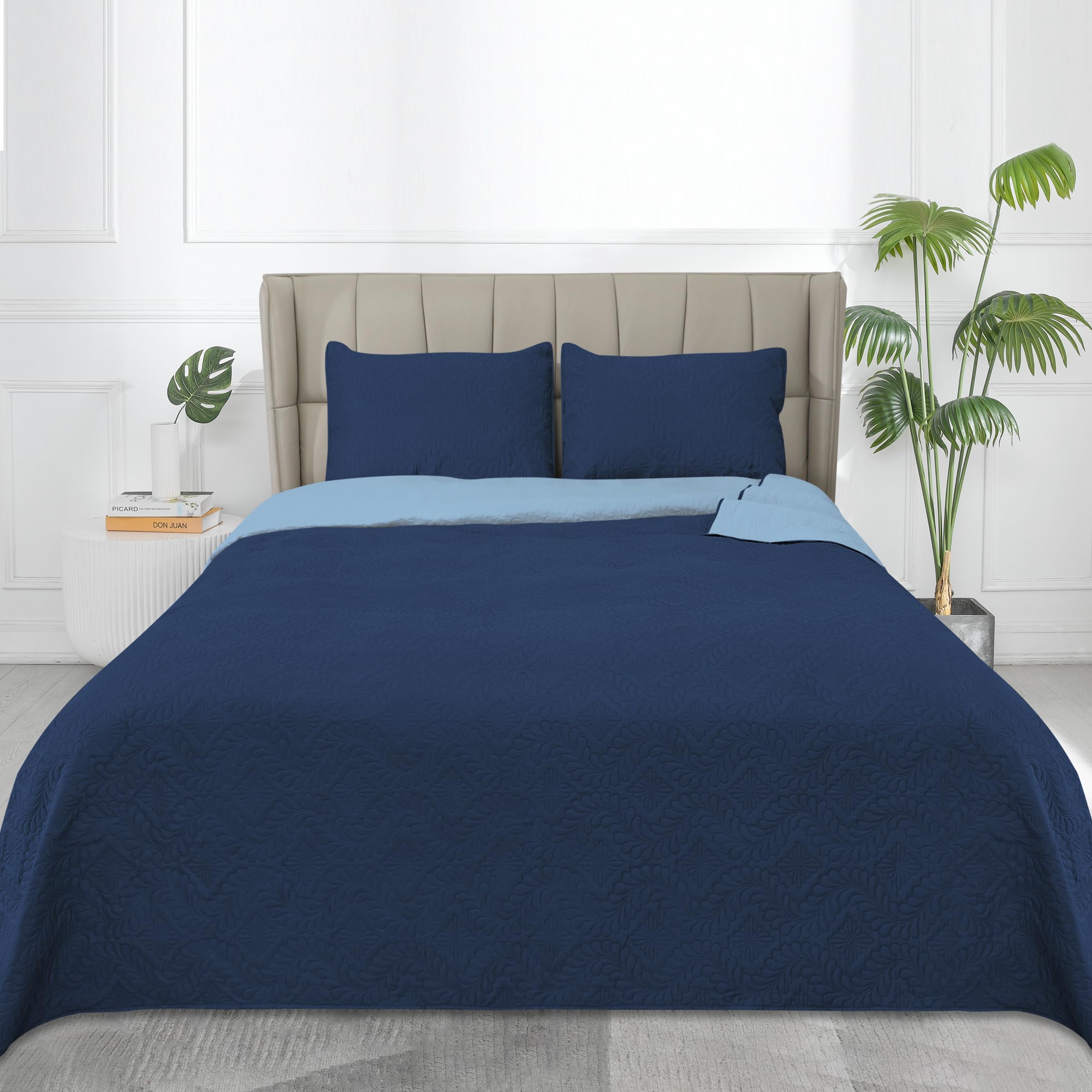 Easy-Going Full/Queen Size Reversible Quilt Set With 1 Quilt And 2 Pillow Shams, Soft Bed Quilt Cover, Water Resistant Lightweight Bedspread, Stain Resistant, Olive Leaf-Dark Blue/Light Blue
