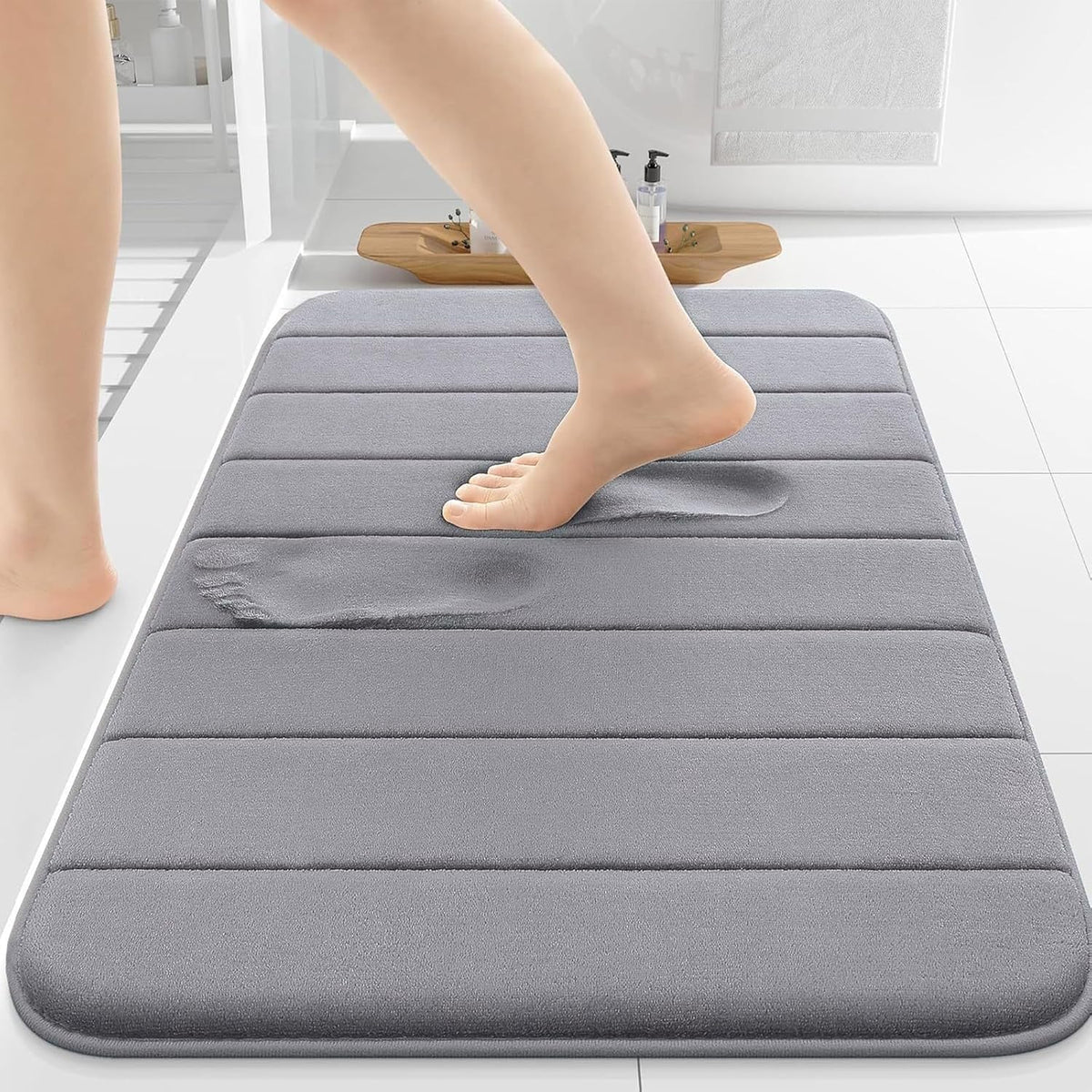 Verafina Memory Foam Bath Mat 40 x 60 cm | NonSlip Super Absorbent Light Grey Bathroom Rug | Machine Washable Plush Floor Mat