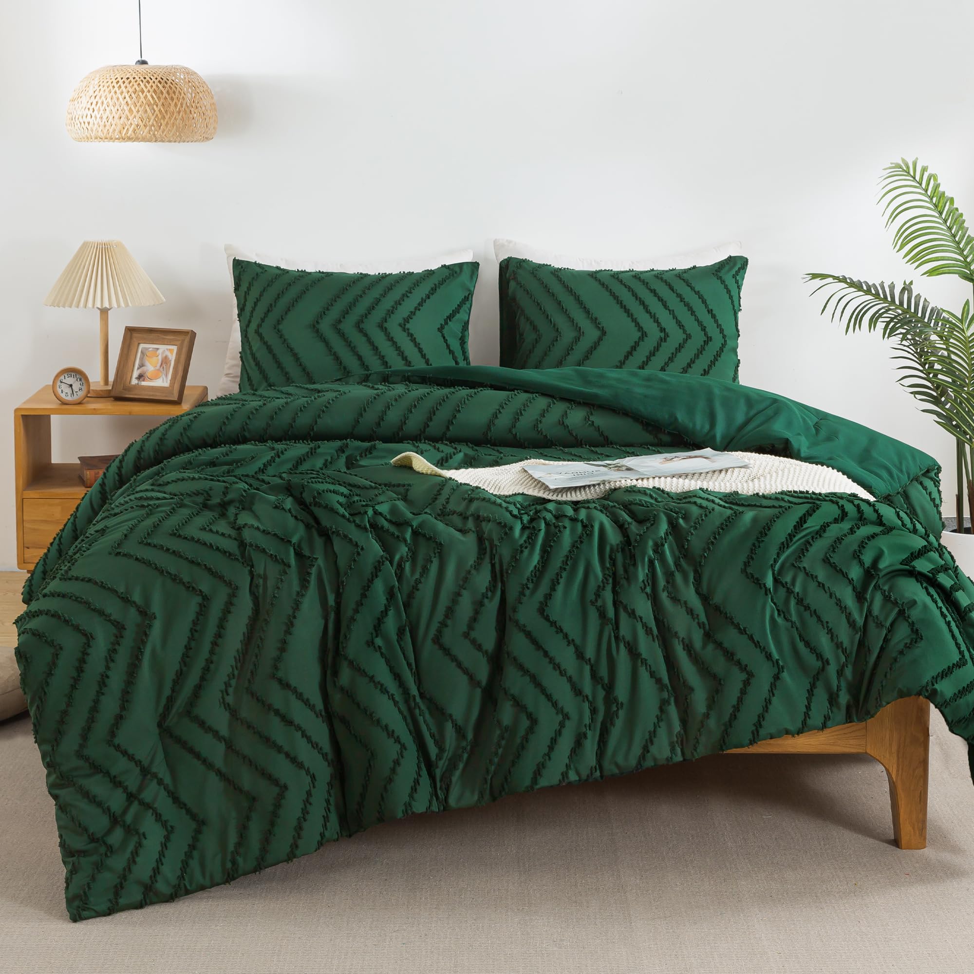 Andency Emerald Green Comforter Queen Size, Boho Dark Green Soft Warm Bedding Comforter Sets For Queen Bed, 3 Pieces Forest Green Vintage Chevron Tufted Aesthetic Comforter Set