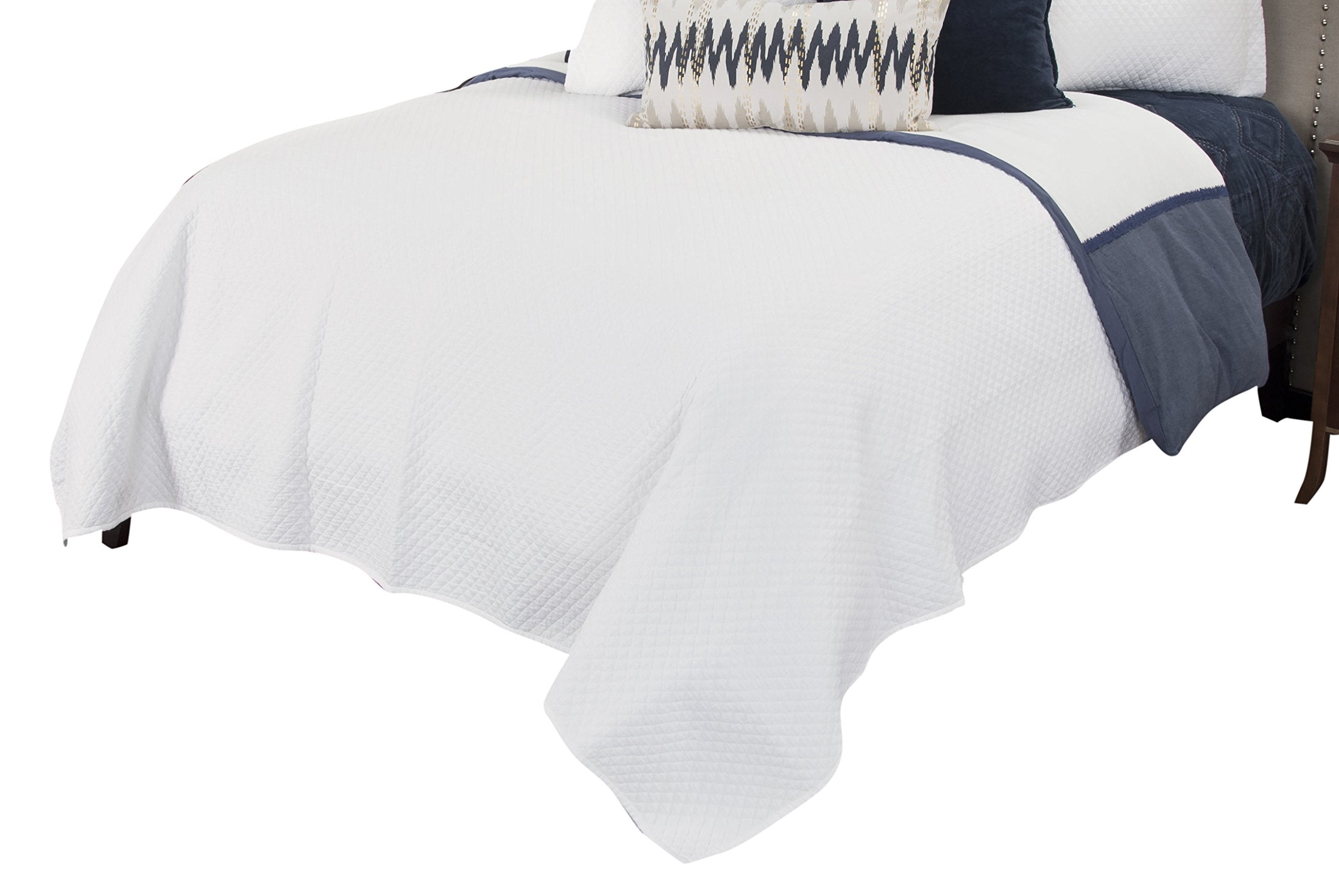 Rizzy Home | BQ4517 | Cotton Quilt | 106&quot;x92&quot; White/Neutral/ Solid