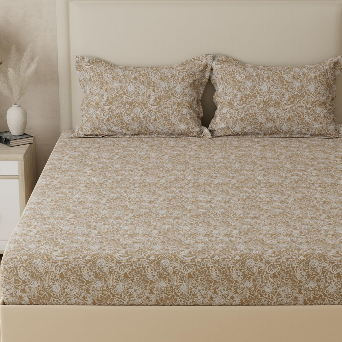 Huesland By Ahmedabad Cotton 210 Tc Cotton Bedsheet King Size Bed With 2 Pillow Covers | 108X108 Inches | Heritage Paisley | War