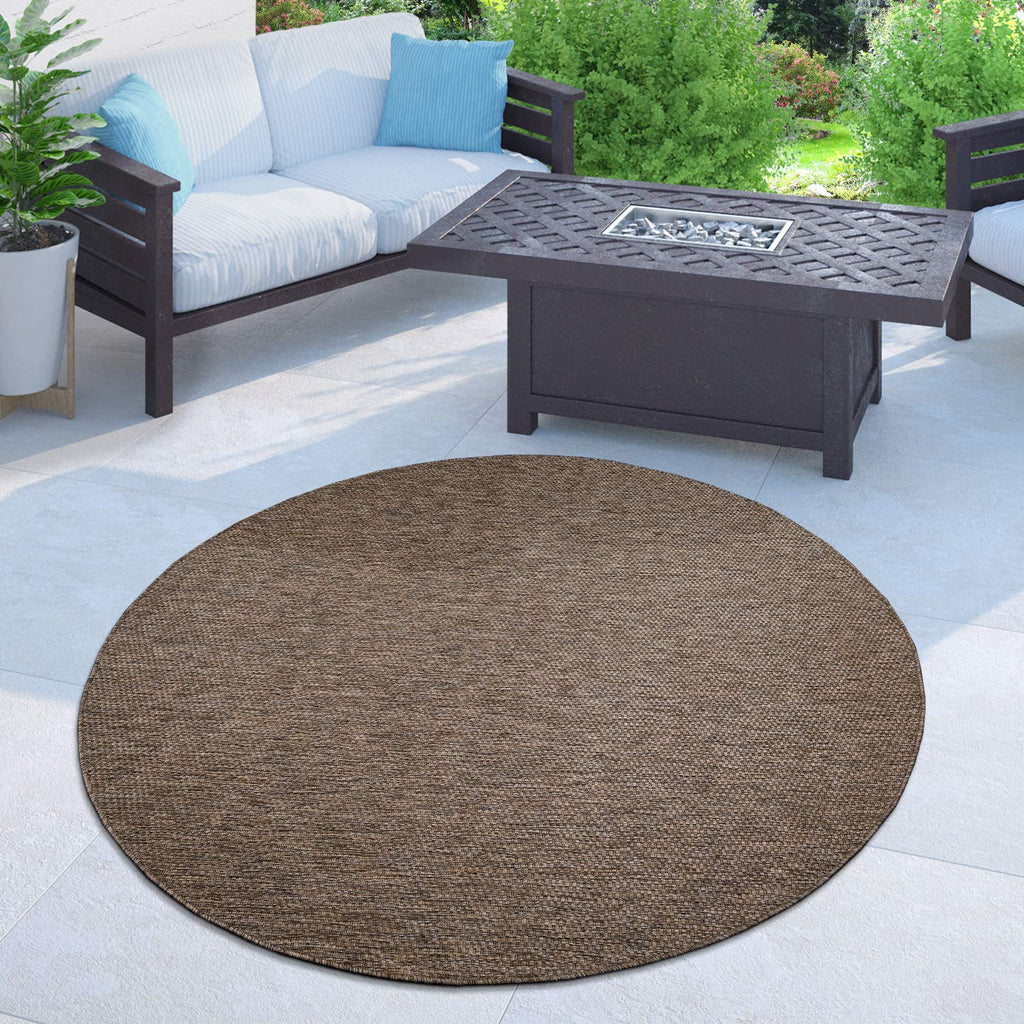 Solid Outdoor Rug For Patio Or Balcony Weatherproof In Mottled Brown, Size: 5'3' Round