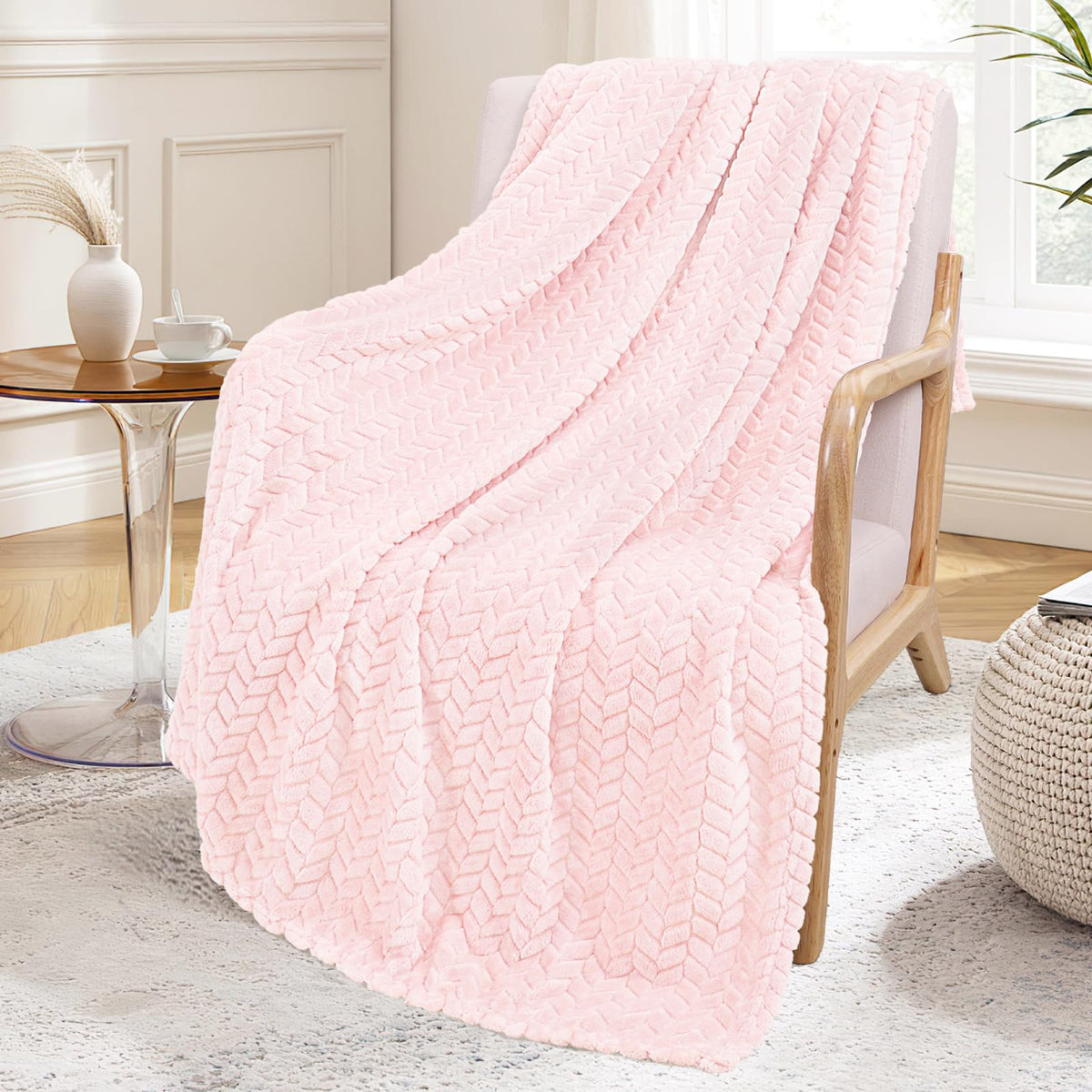 Exclusivo Mezcla Light Pink Fleece Throw Blanket For Couch And Bed, 50X70 Inches Soft Cozy 3D Decorative Jacquard Flannel Blanke