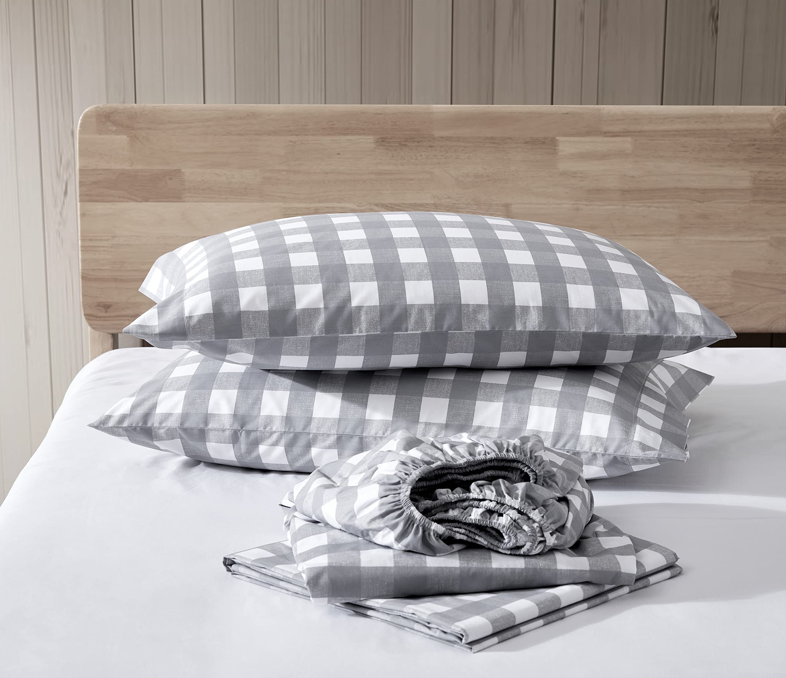 Eddie Bauer Home Sheets Cotton Percale Bedding Set, Crisp & Cool, Stylish Home Decor, Queen, Lakehouse Plaid Grey/White