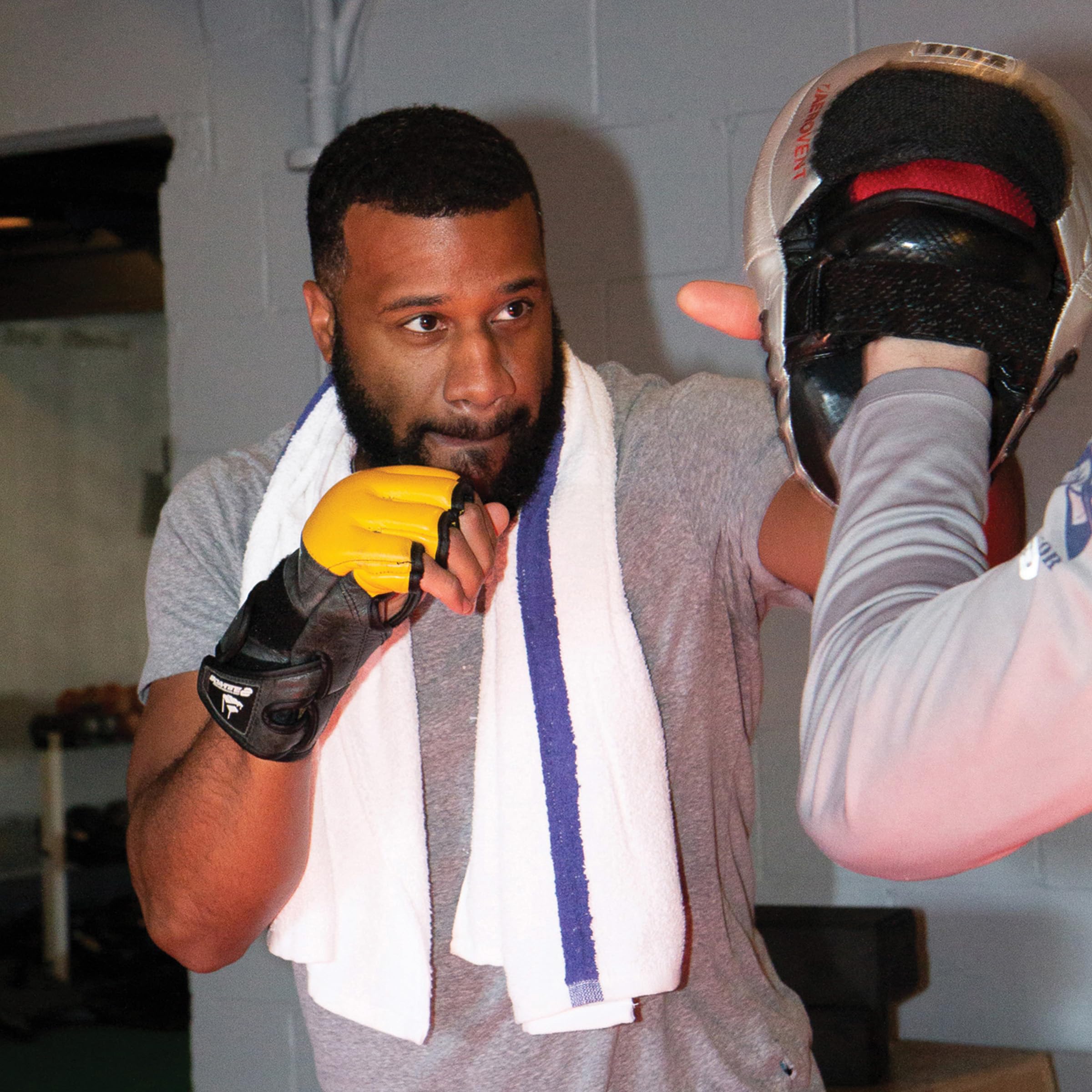 Arkwright White Bath Gym Towel - Pack Of 6 - Bulk 100% Cotton Soft Quick Dry Sweat Absorbent Hotel Quality Towels For Workout, B