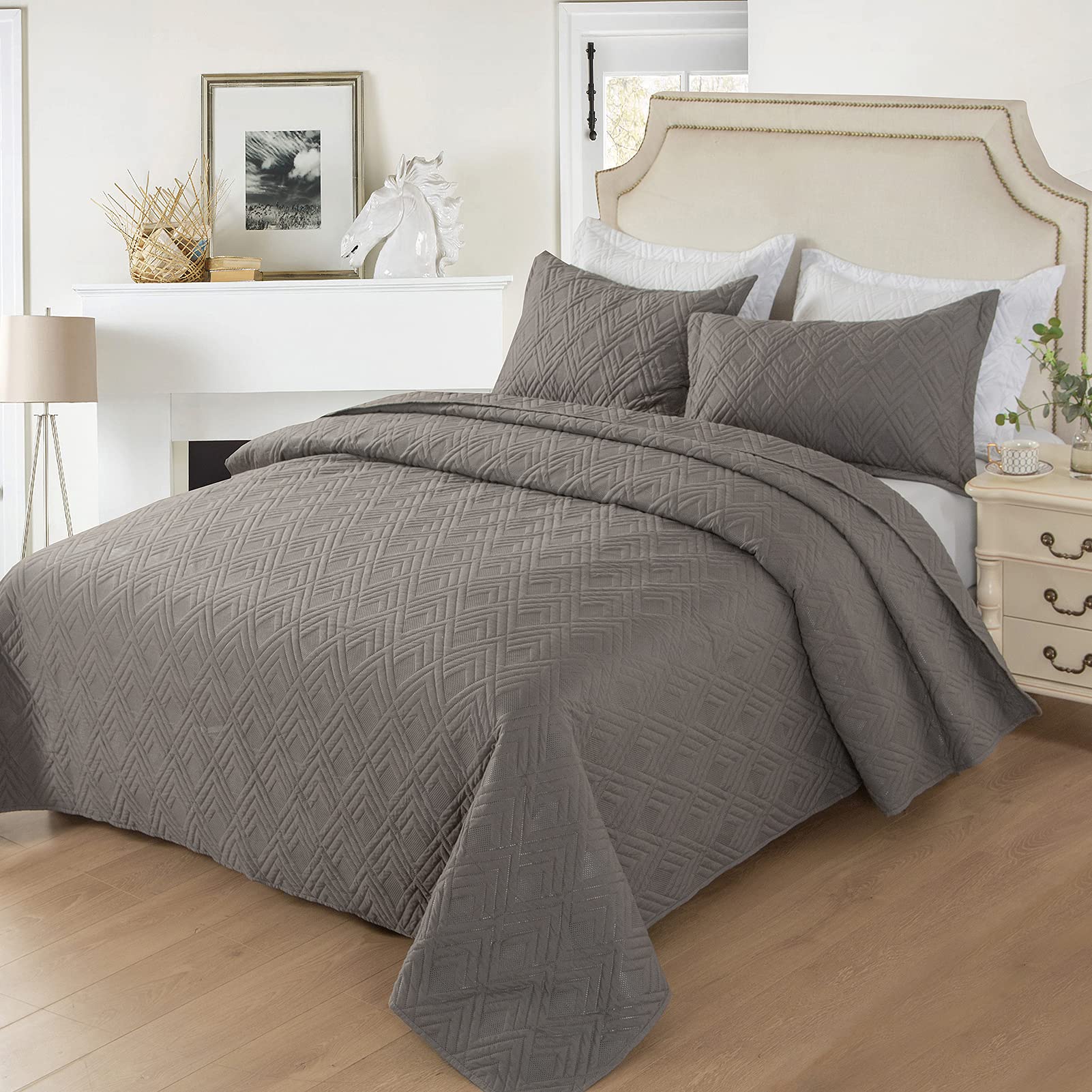 Hygge Hush Summer Quilt Set, Full Queen Size Dark Grey L Pattern 3 Pieces Quilt Set, Oversized Modern Style Bedspread Set For Al