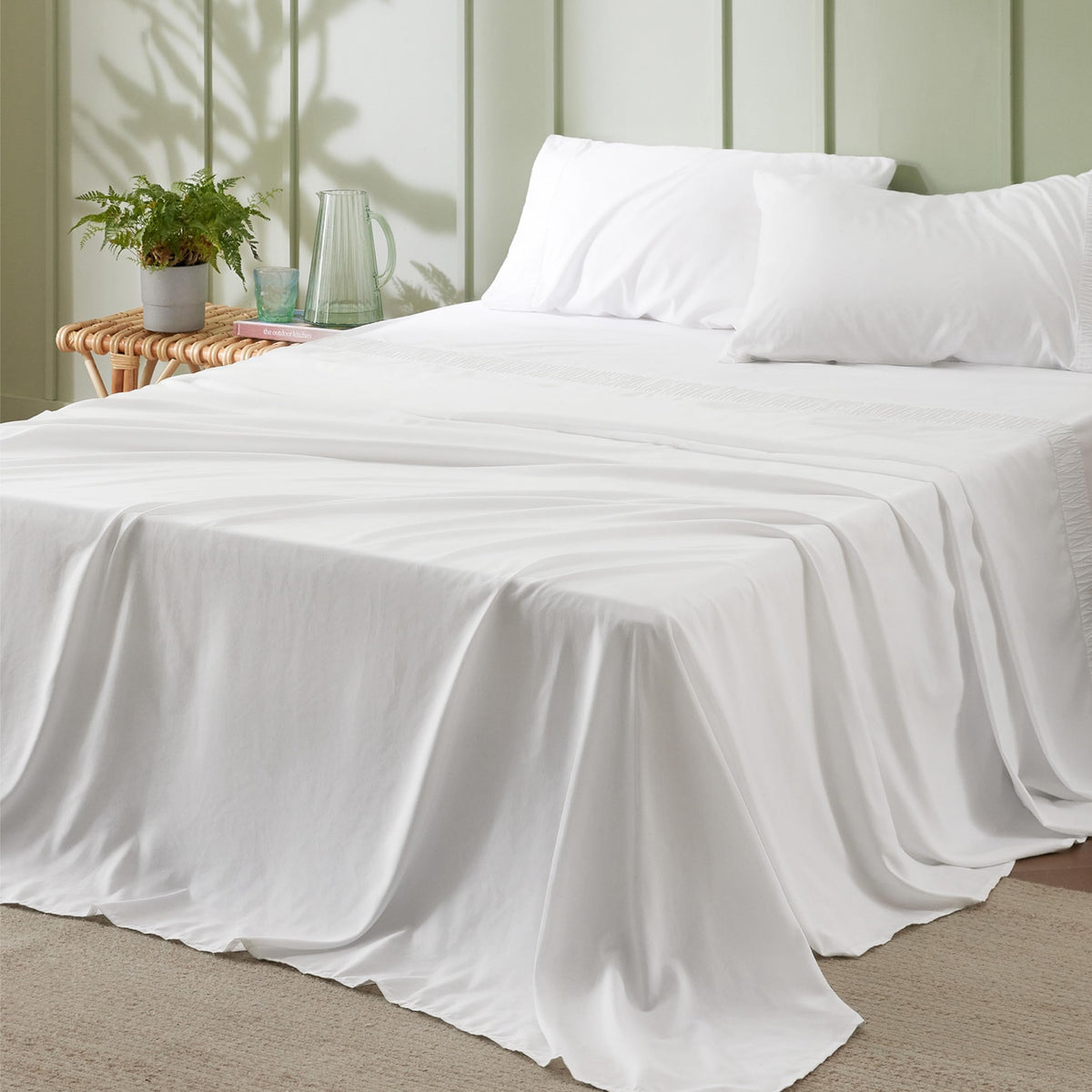 Bedsure Queen Sheets White - Soft Sheets For Queen Size Bed, 4 Pieces Hotel Luxury White Sheets Queen, Easy Care Polyester Micro
