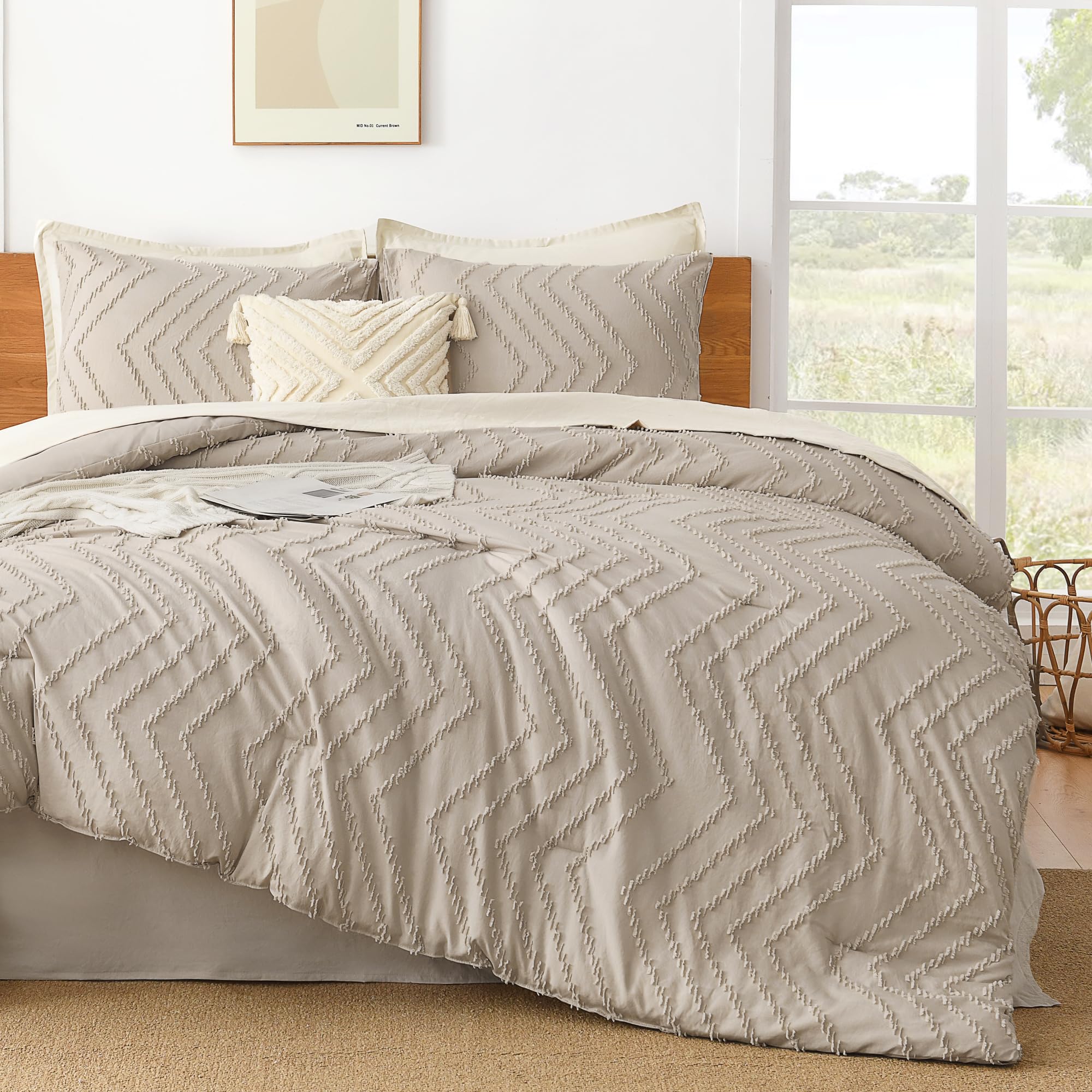 Litanika Khaki Queen Size Comforter Sets, 3 Pieces Lightweight Chevron Tufted Bedding Comforter Set, Fluffy Down Alternative Com