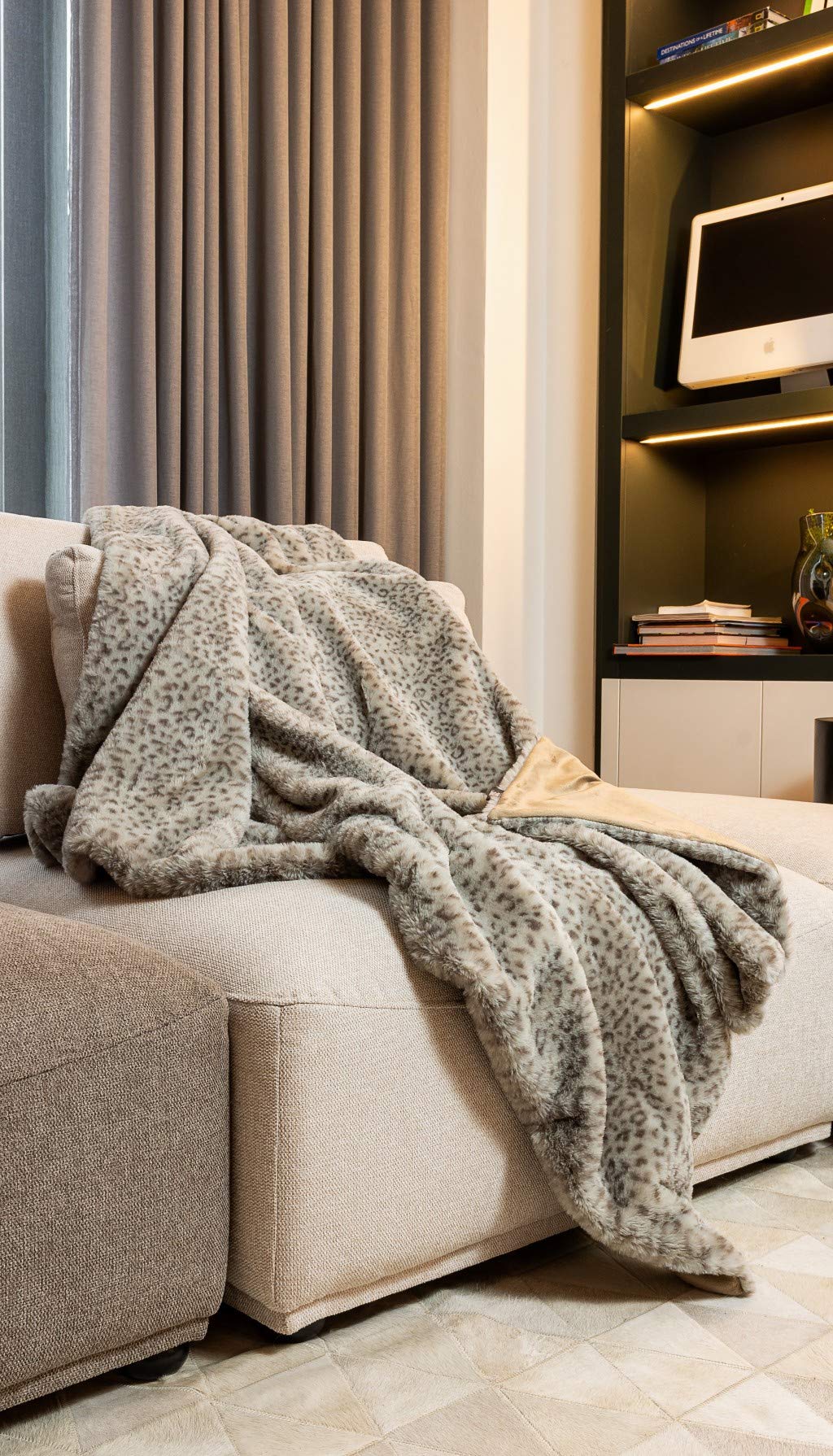 HomeRoots 100% Polyester Premier Luxury Spotted Taupe and Brown Faux Fur Throw Blanket