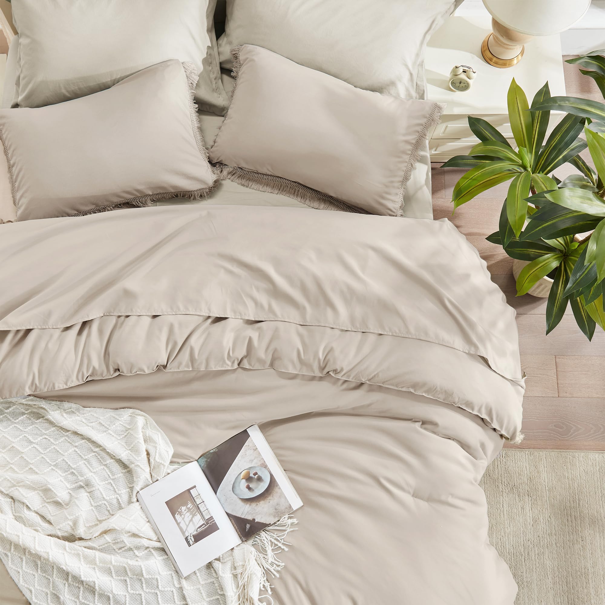 Andency Oatmeal Comforter Set California King, 3 Pieces Boho Tassel Lightweight Bedding Comforter Sets, All Season Soft Fluffy Fringe Bed Set (104X96In Comforter & 2 Pillowcases)
