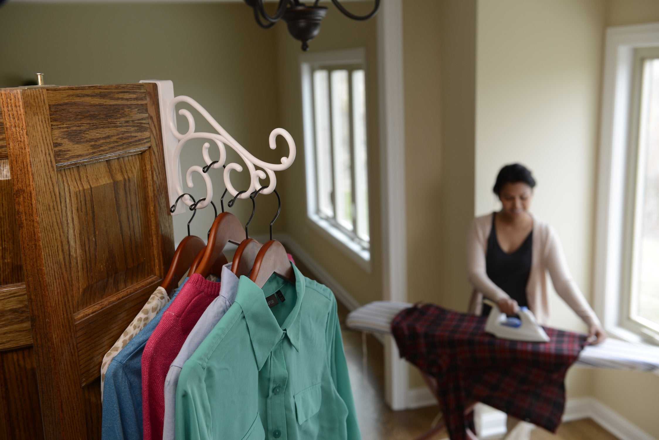 Scroll - Over The Door Hanger Holder: White