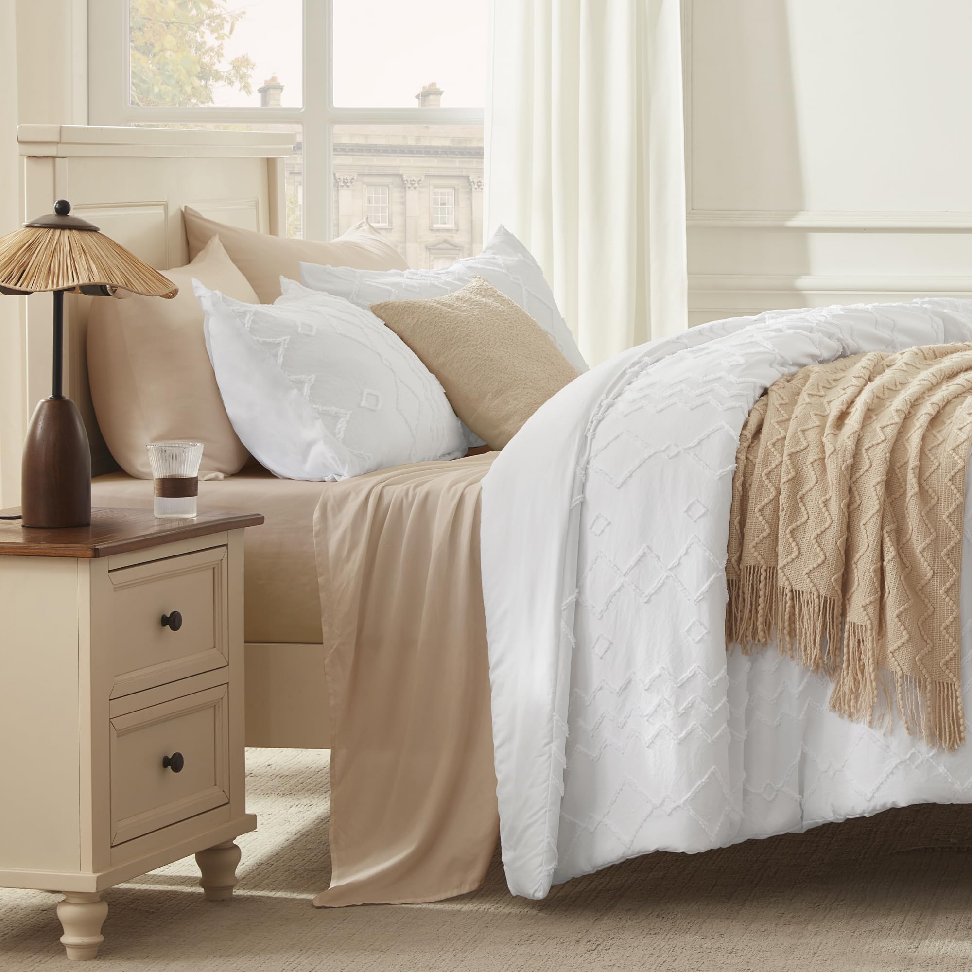 Andency White Tufted Comforter Set California King(104X96Inch), 3 Pieces(1 Boho Comforter, 2 Pillowcases) Textured Farmhouse Comforter, Soft Microfiber Down Alternative Geometric Comforter Bedding Set