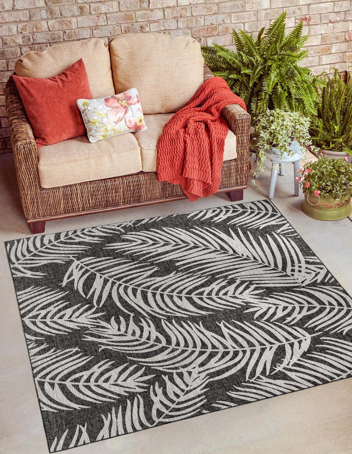 Unique Loom Outdoor Botanical Collection Area Rug - Palm (6 1 Square Charcoal/Ivory)